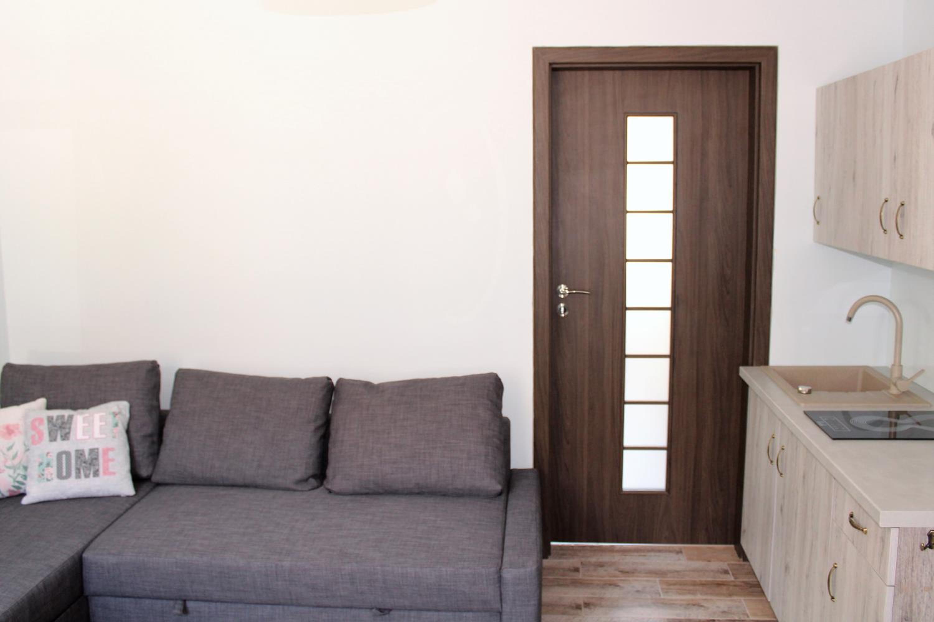 Studio Apartment photo 1
