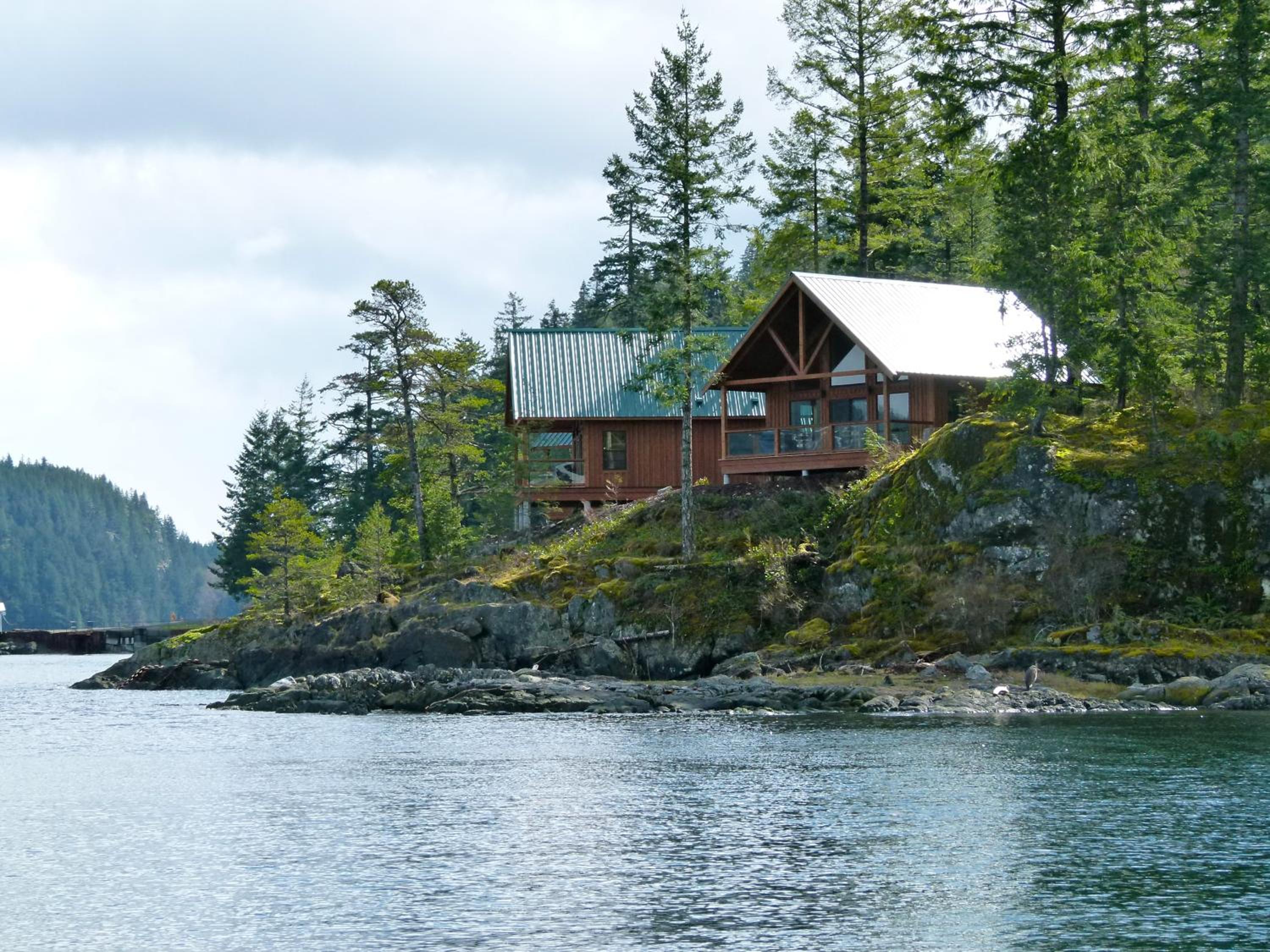 Ocean Front Cabin photo 2