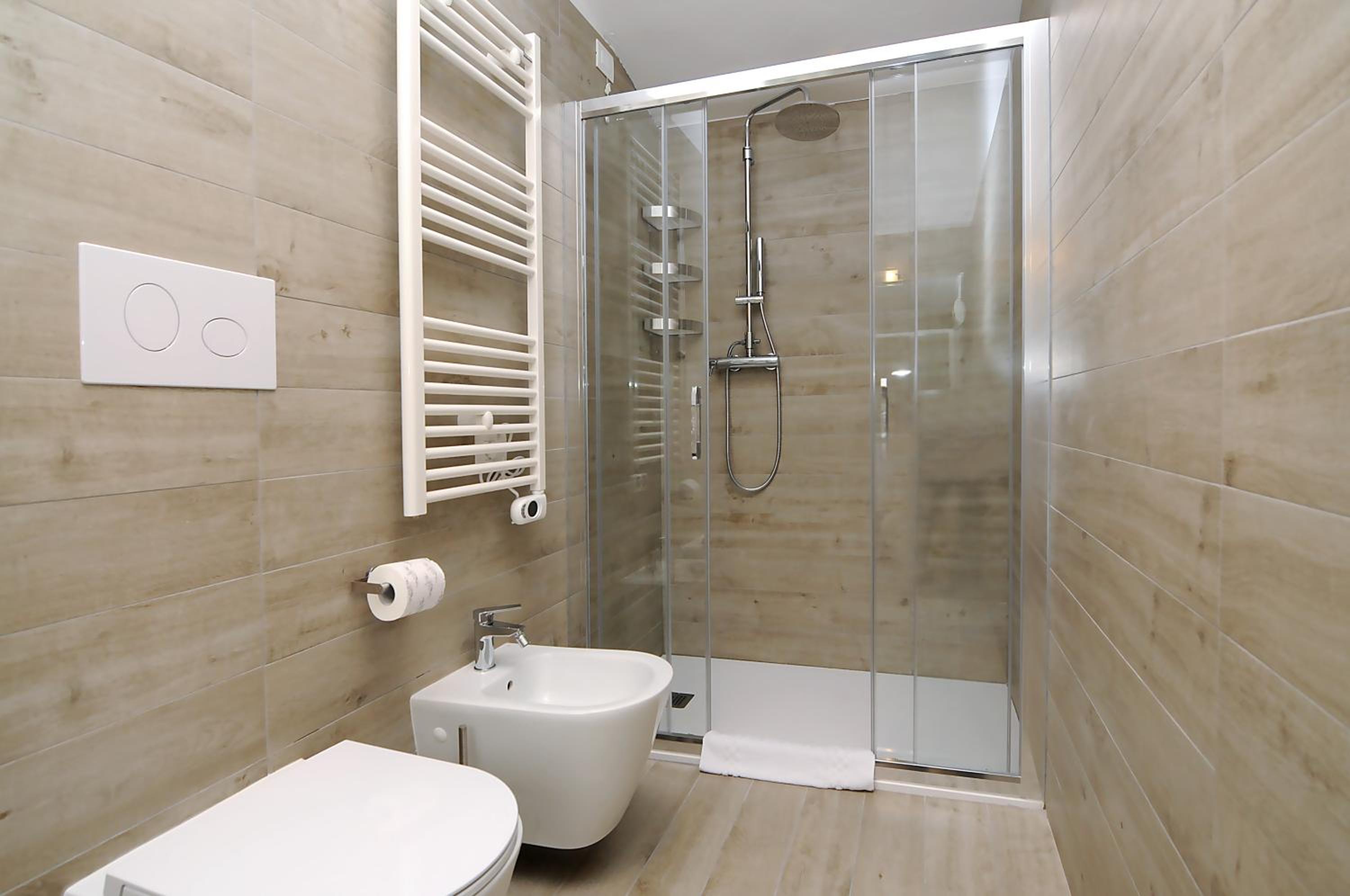 Deluxe Double Room with Side Sea View - Photo 3