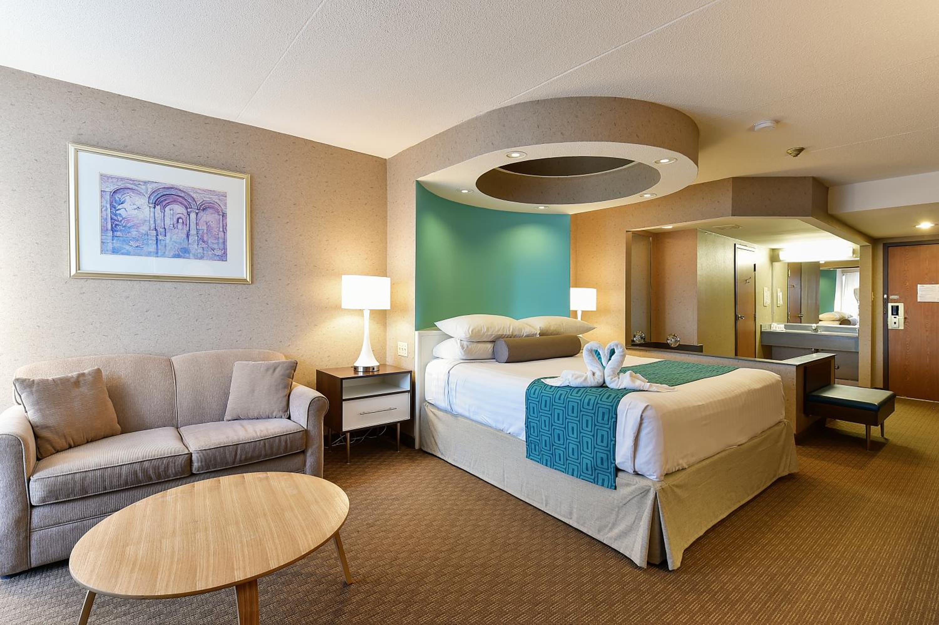 Superior King Suite with Hot Tub - Non-Smoking
