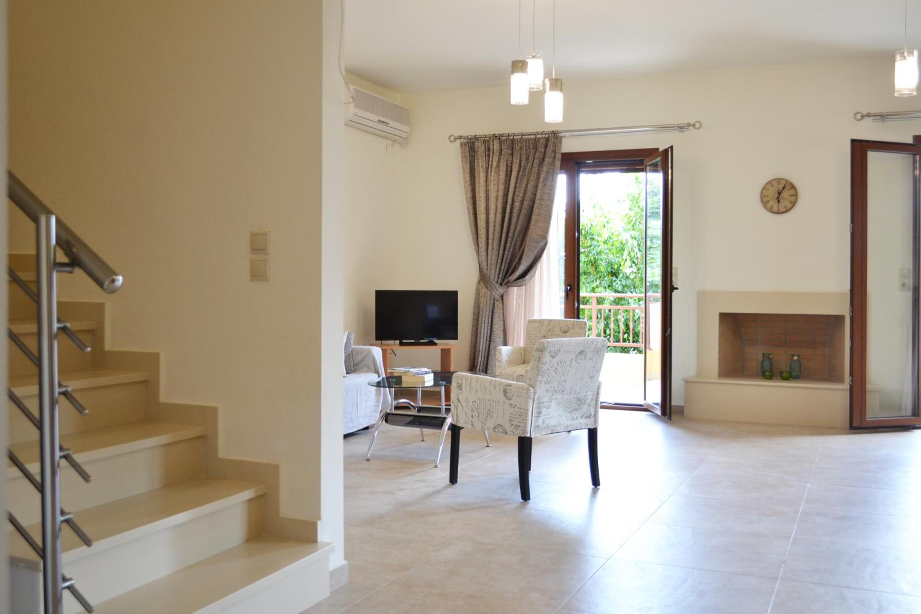 Three-Bedroom Villa photo 3
