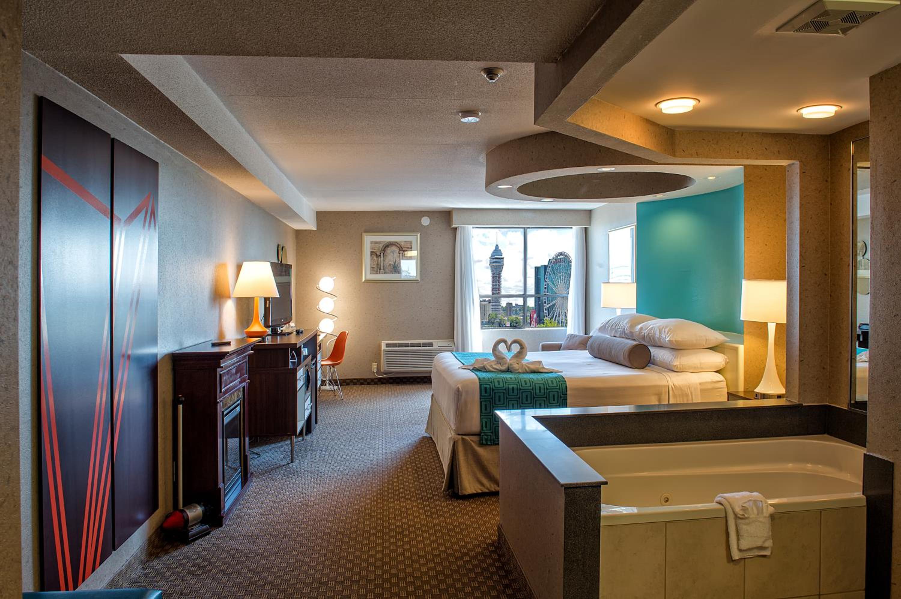 Superior King Suite with Hot Tub - Non-Smoking