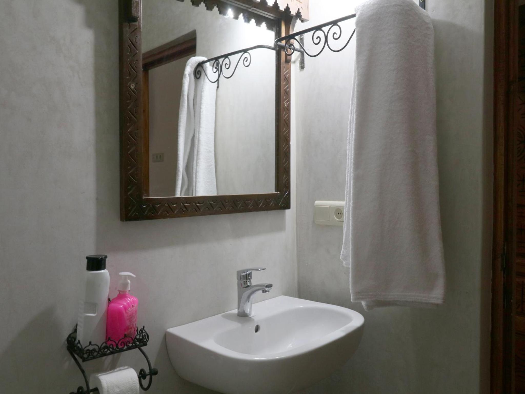 Superior Double or Twin Room - Photo 17