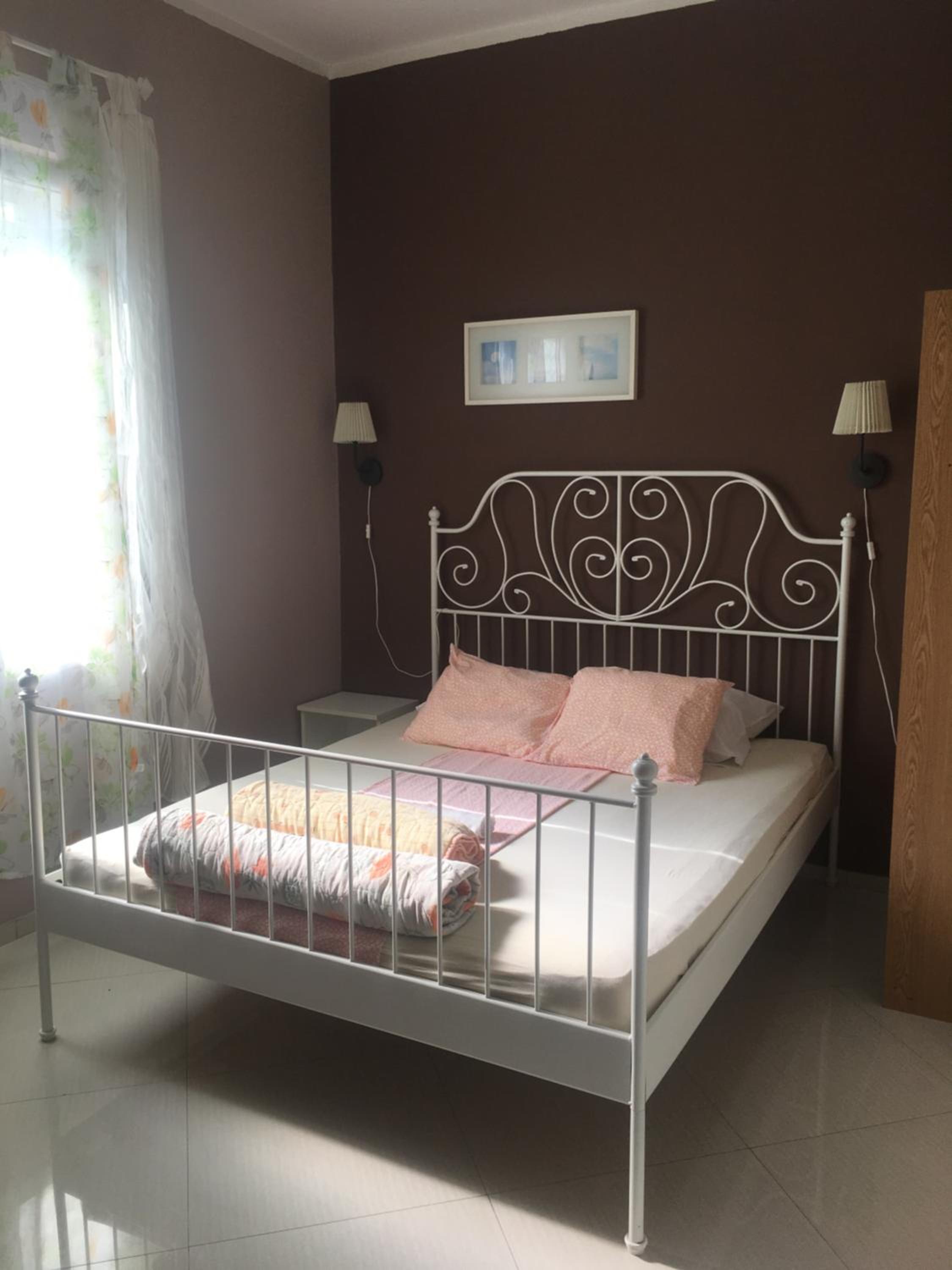 Studio Apartment - Photo 1