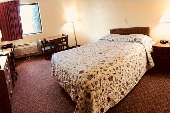 Queen Room photo 1