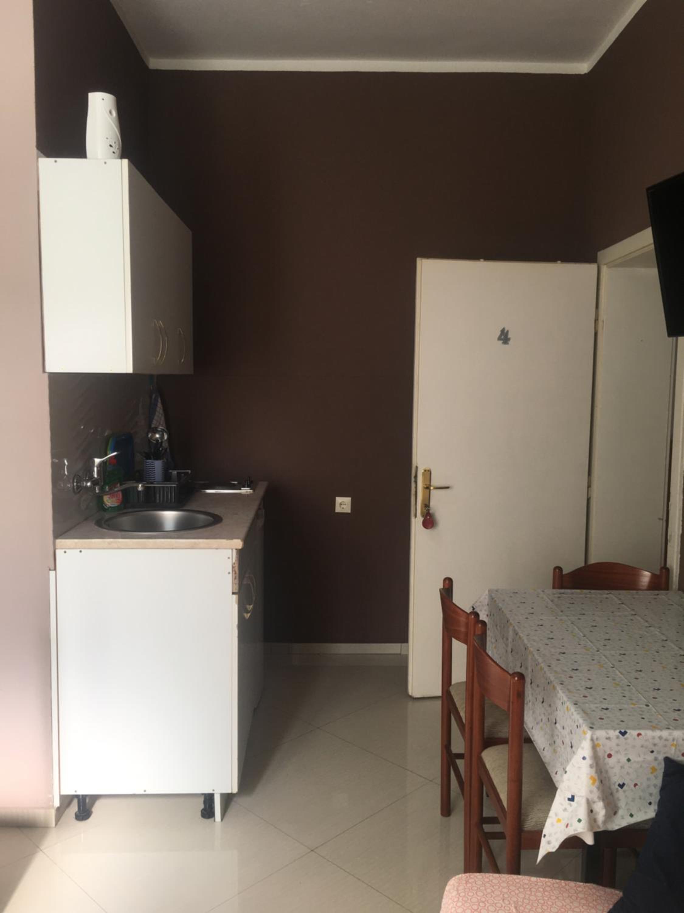 Studio Apartment - Photo 9
