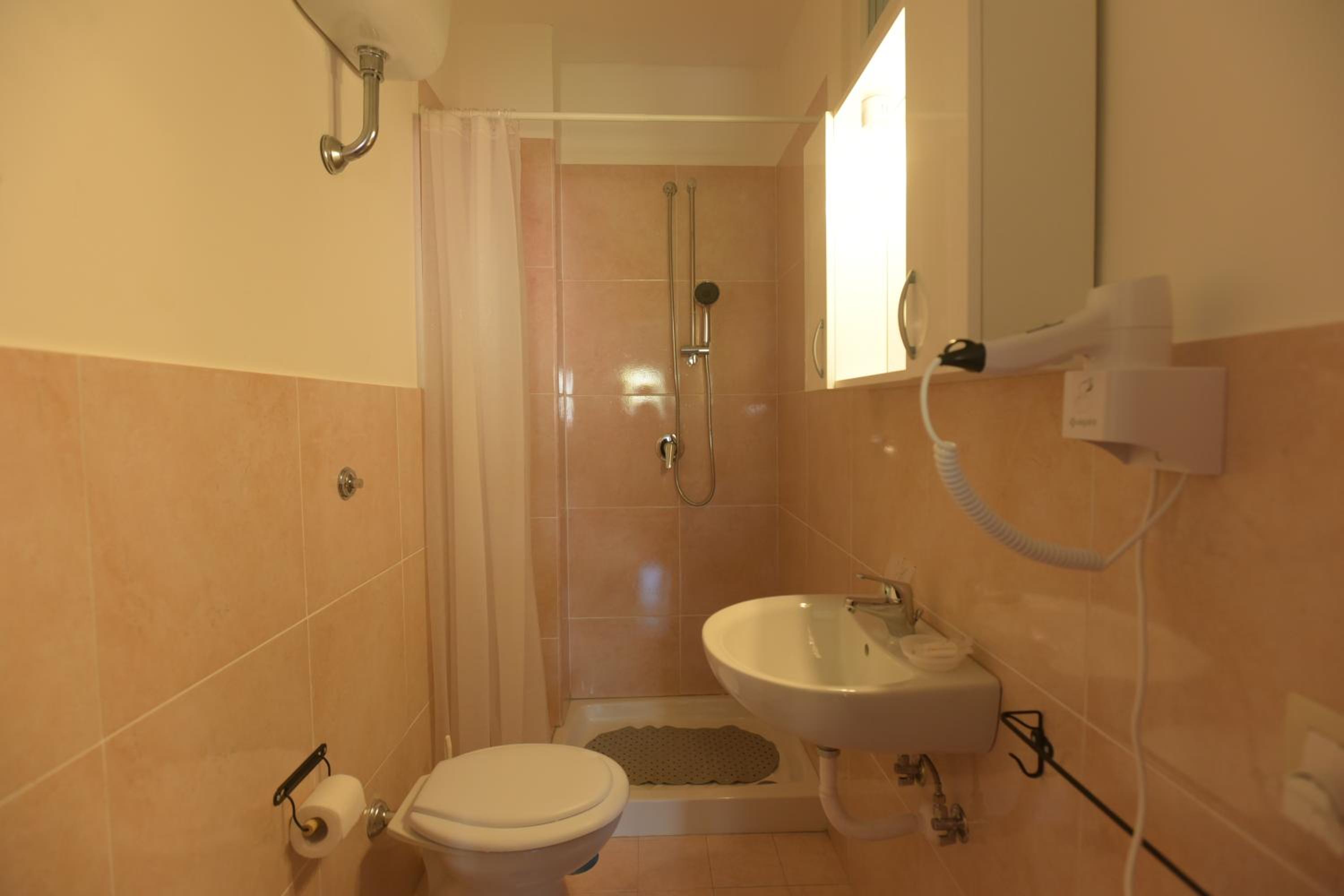 Deluxe Double Room with Extra Bed photo 3