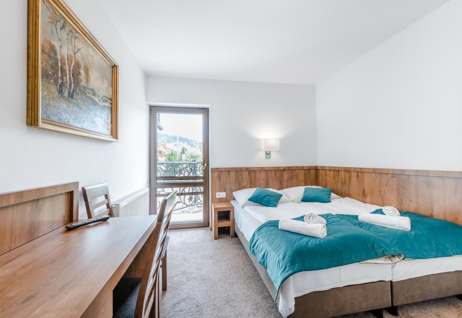 Double or Twin Room with Mountain View photo 1