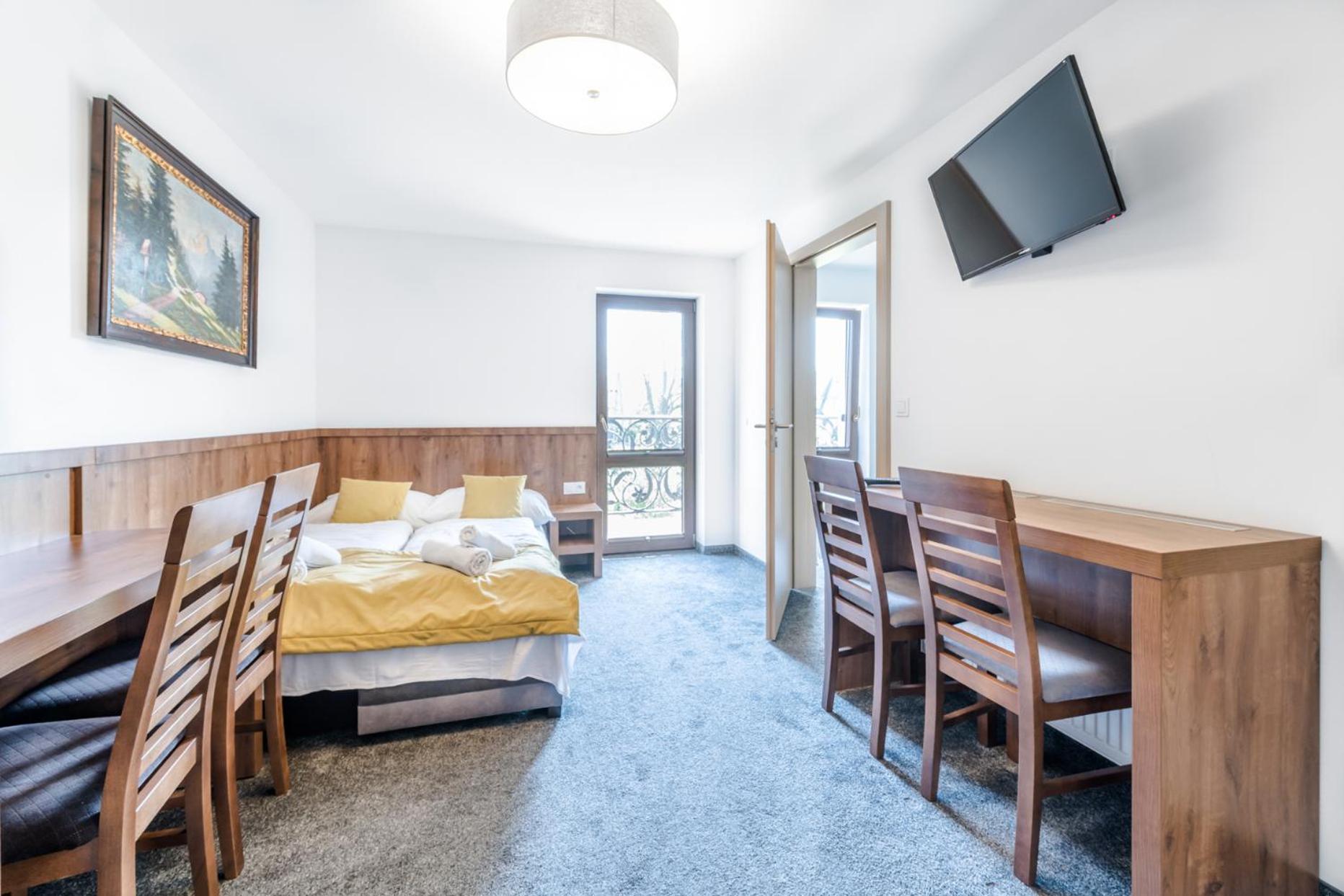 Suite with Mountain View photo 3