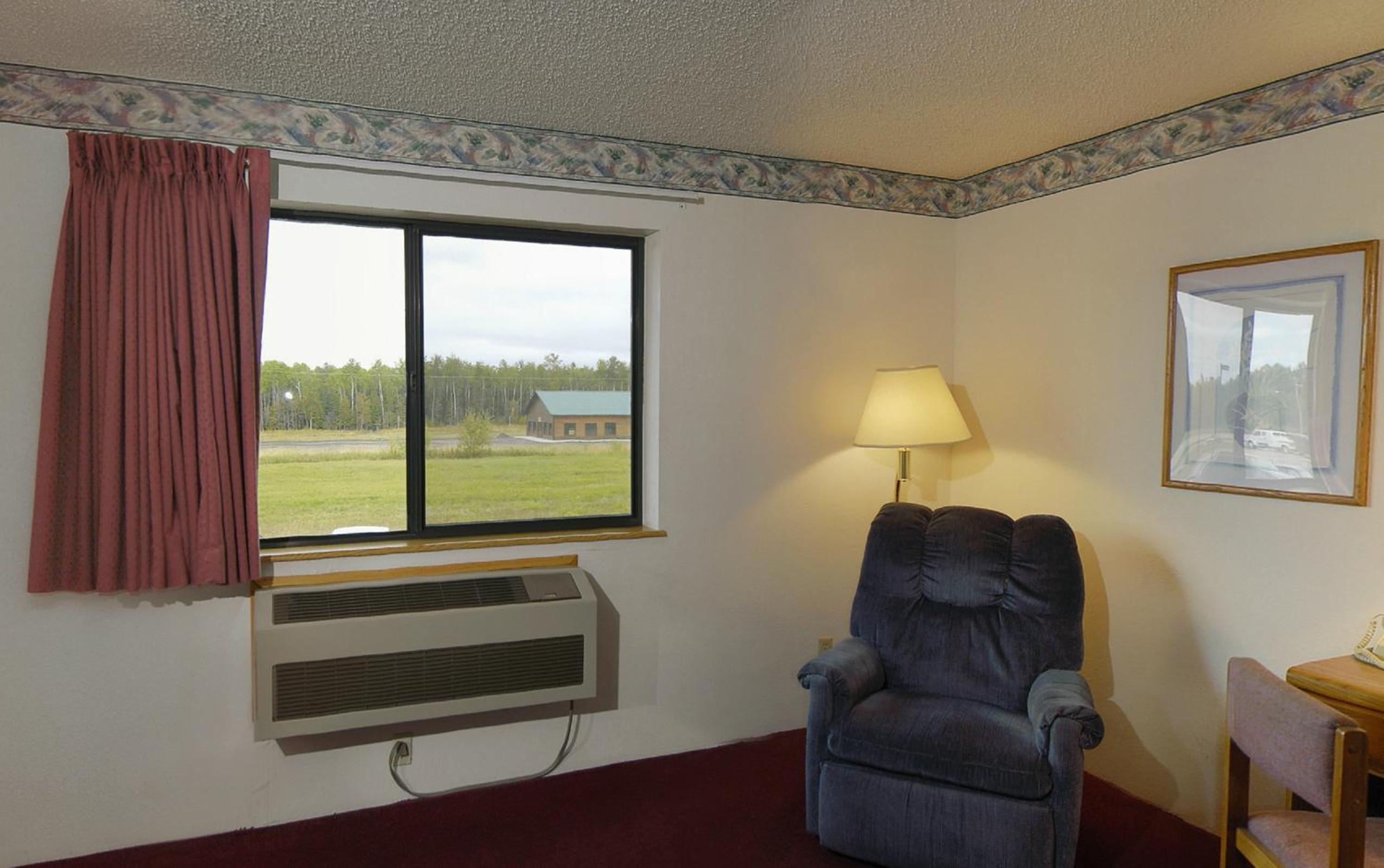 King Room - Non-Smoking - Photo 3