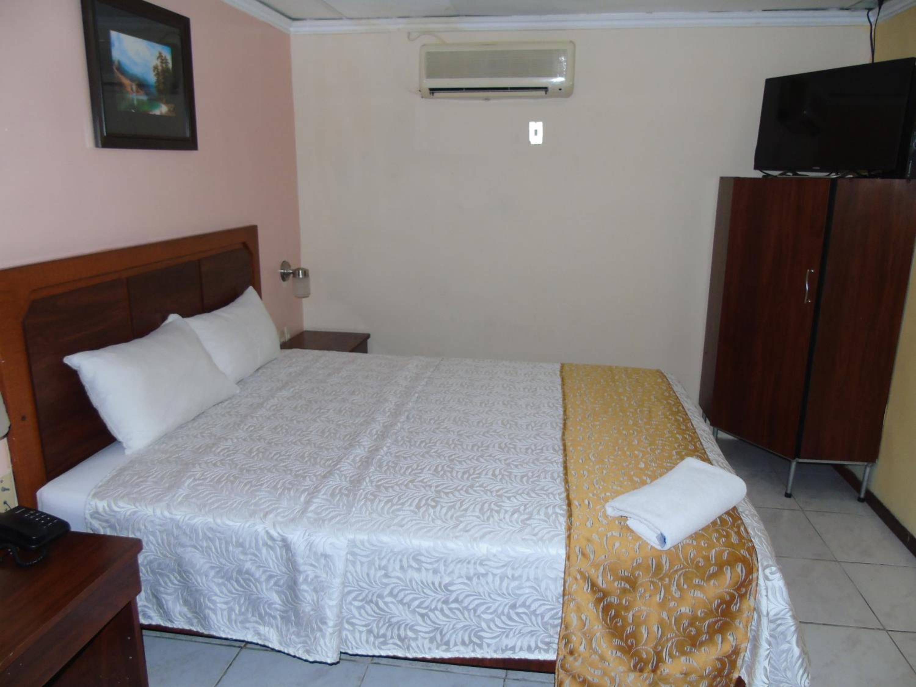 Double or Twin Room photo 2