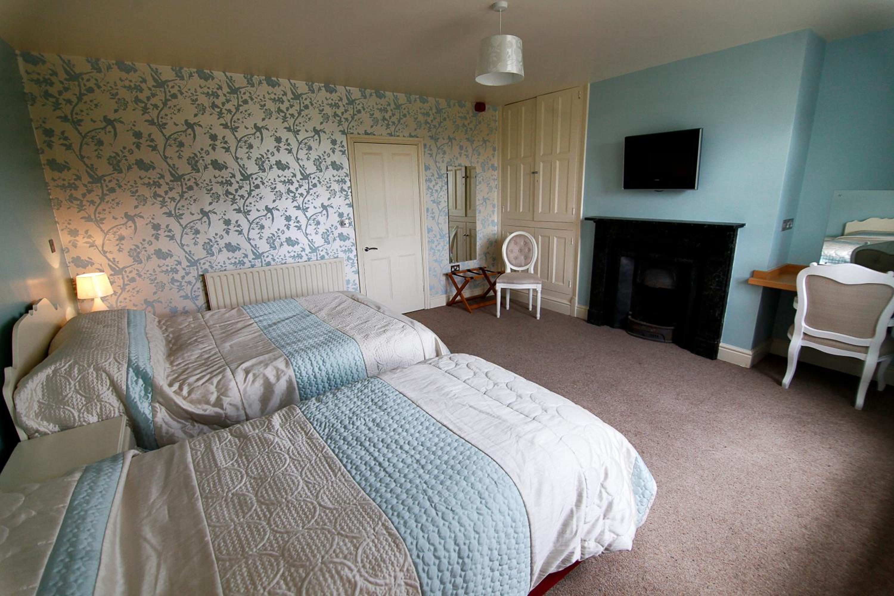 Twin Room - Photo 1