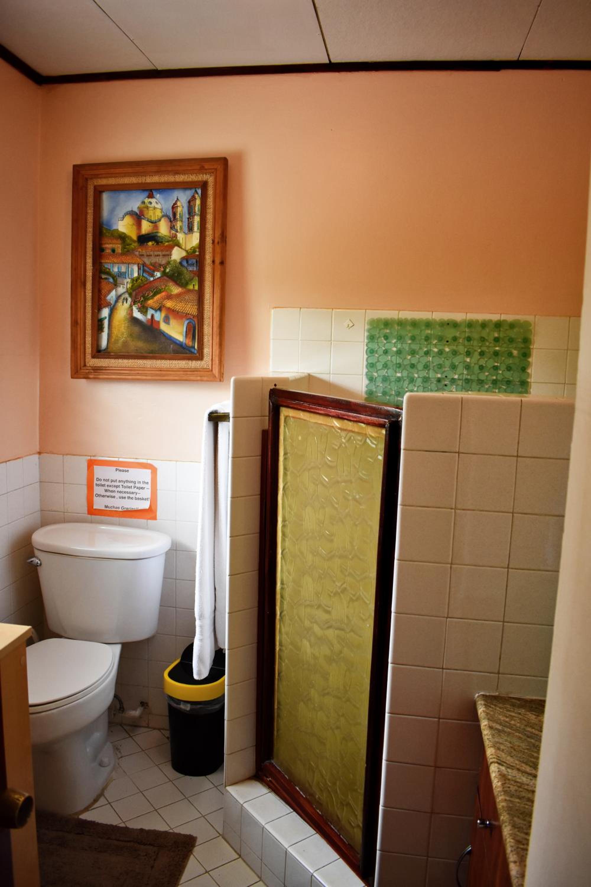 Queen Room photo 3