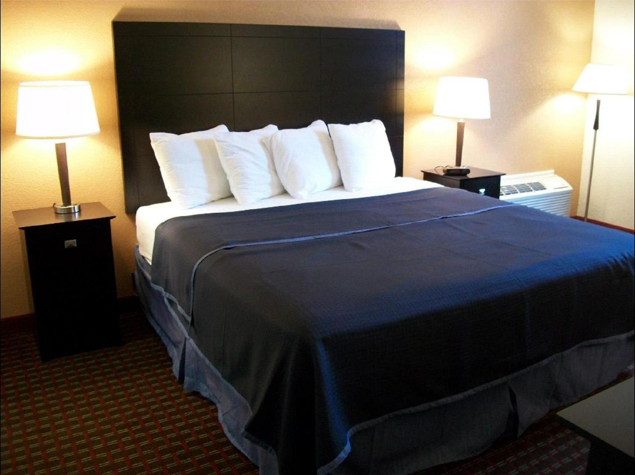 Queen Room - Photo 3