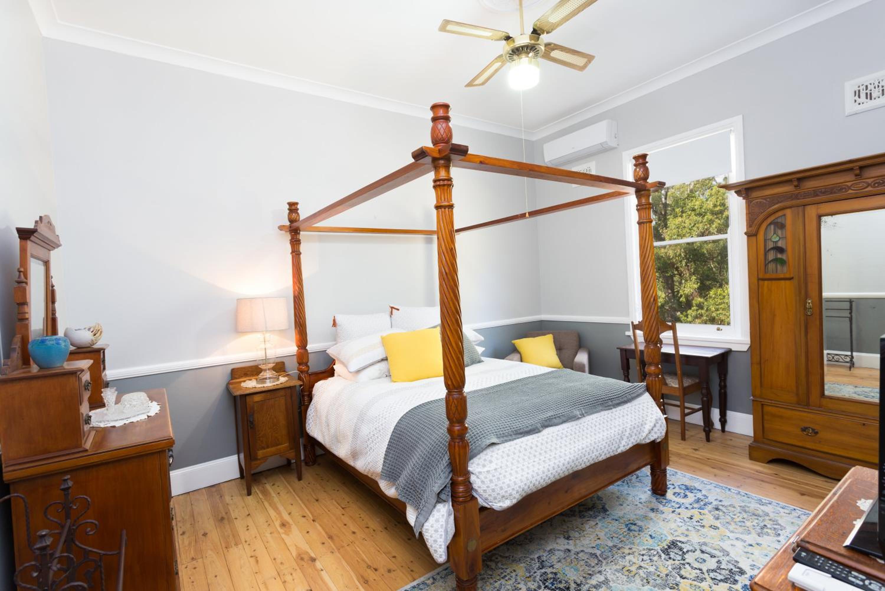 Deluxe Queen Room