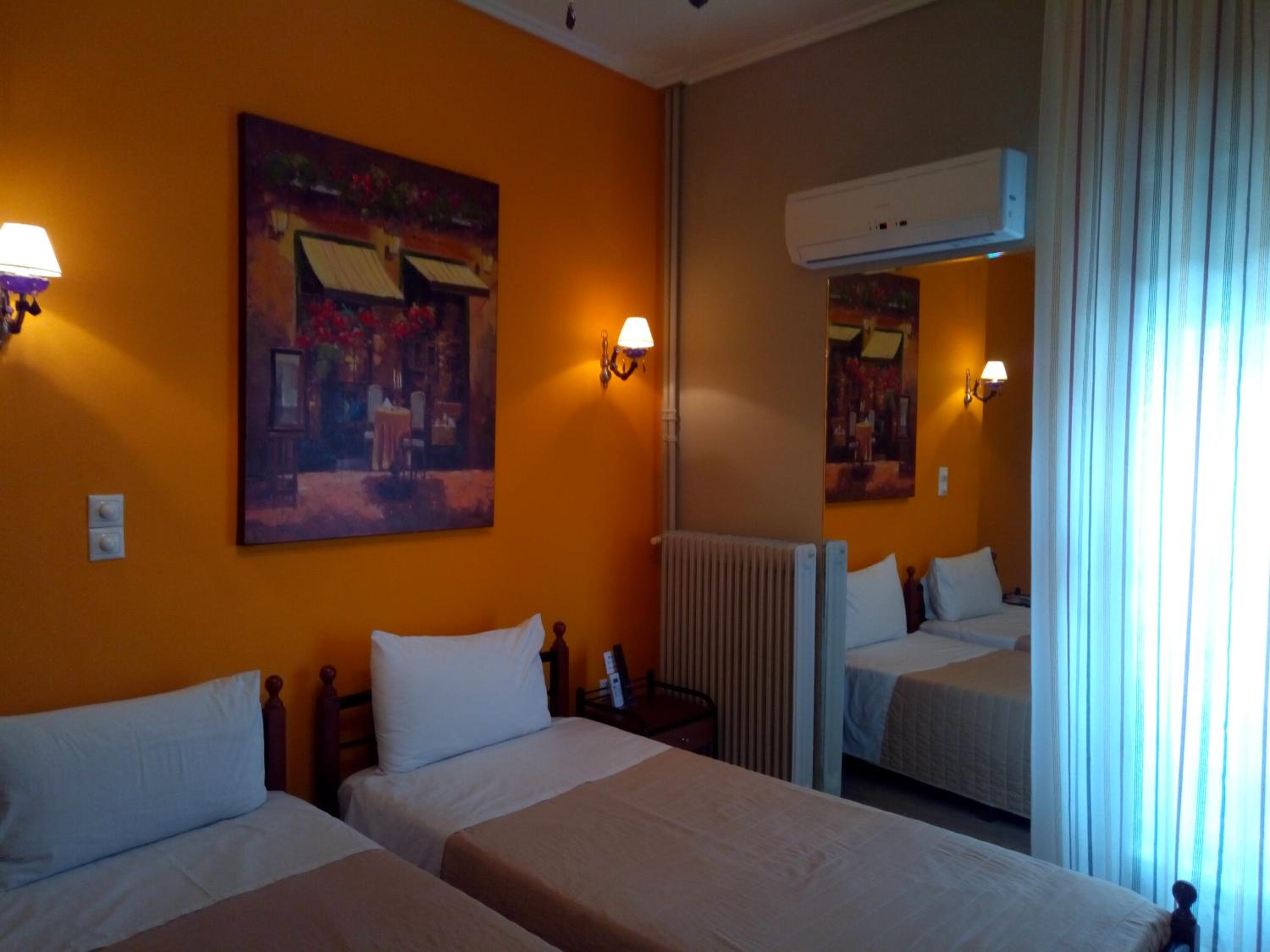 Standard Twin Room photo 2