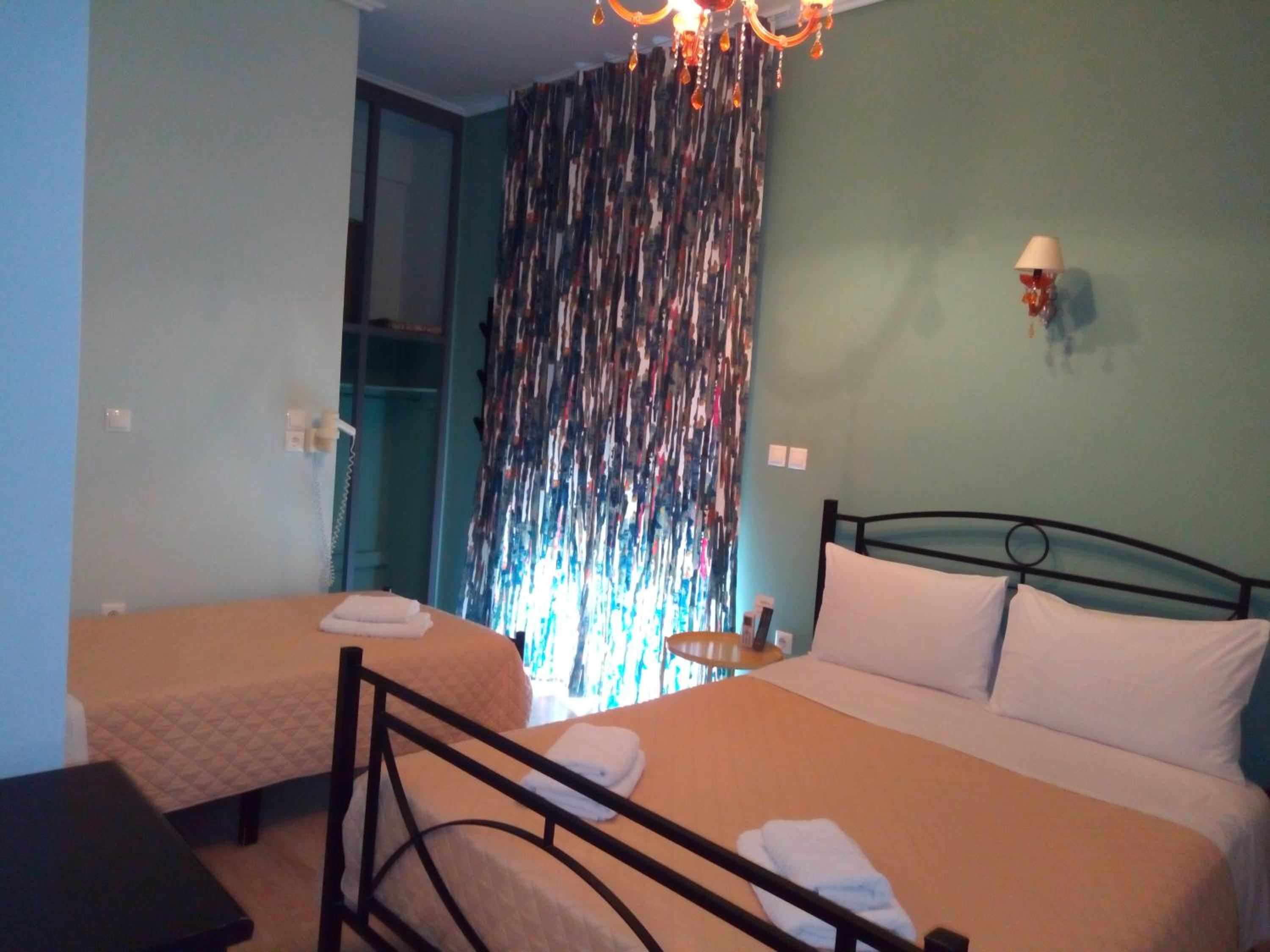 Basic Triple Room photo 2
