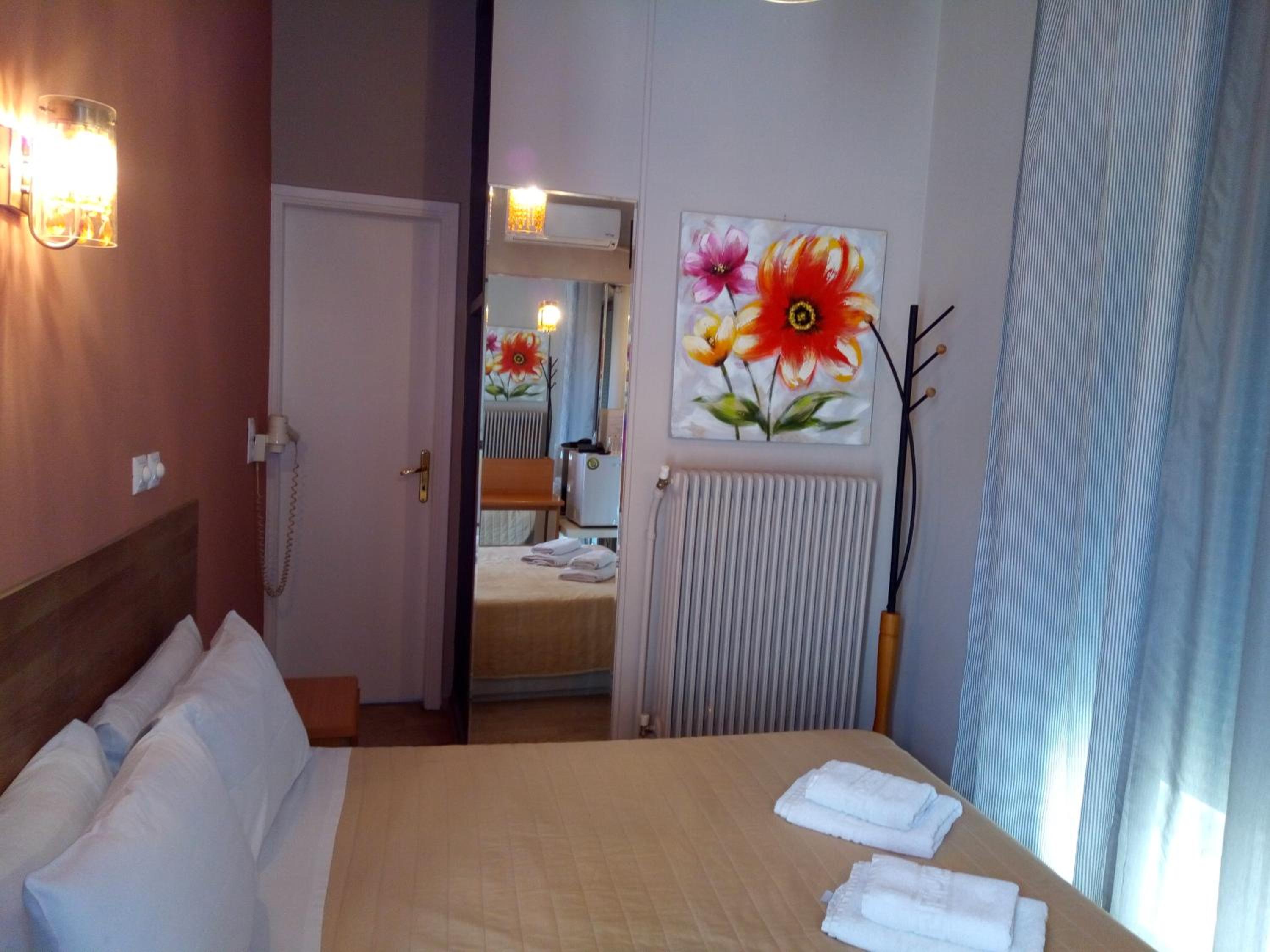 Small Double Room photo 2