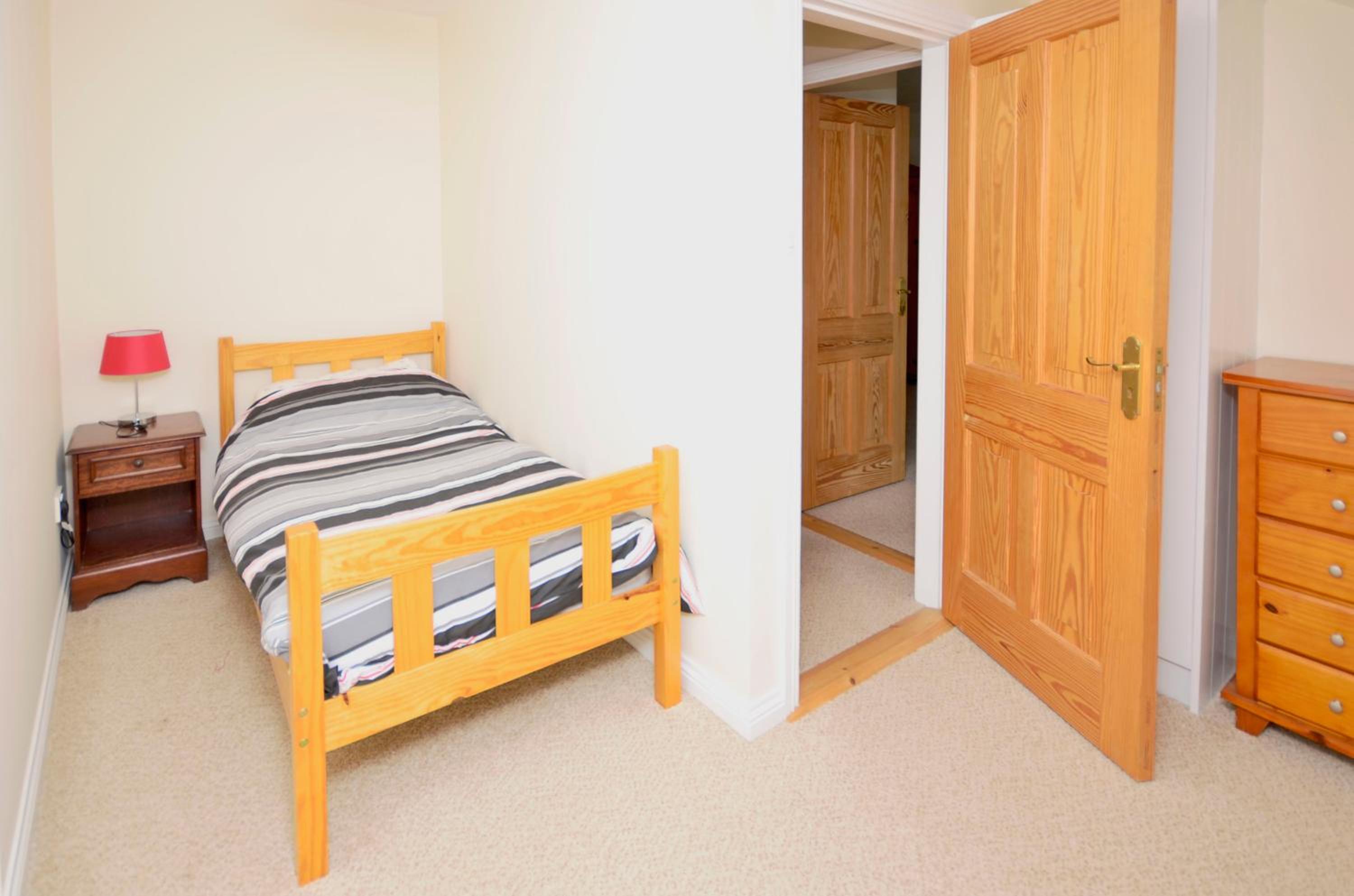 Four-Bedroom House photo 1