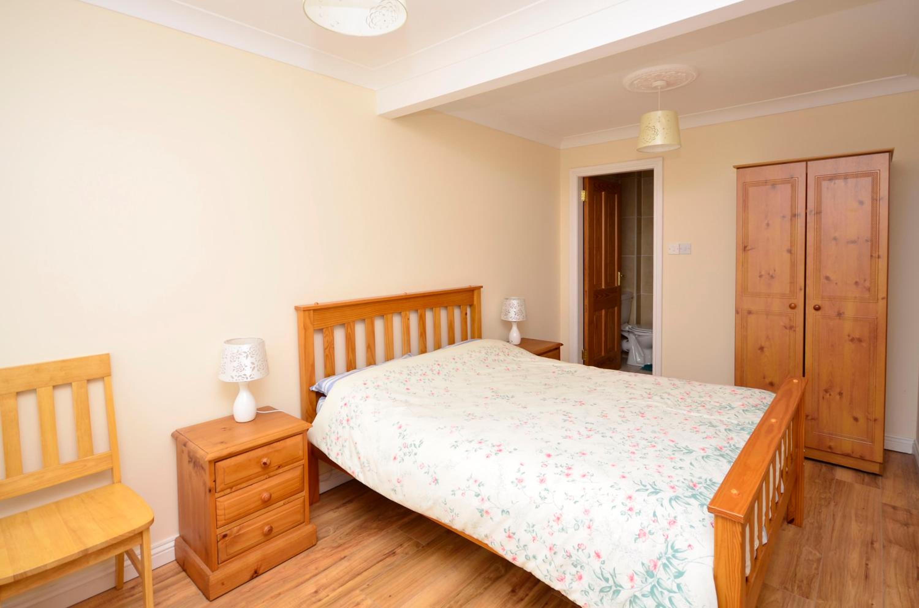 Four-Bedroom House photo 3