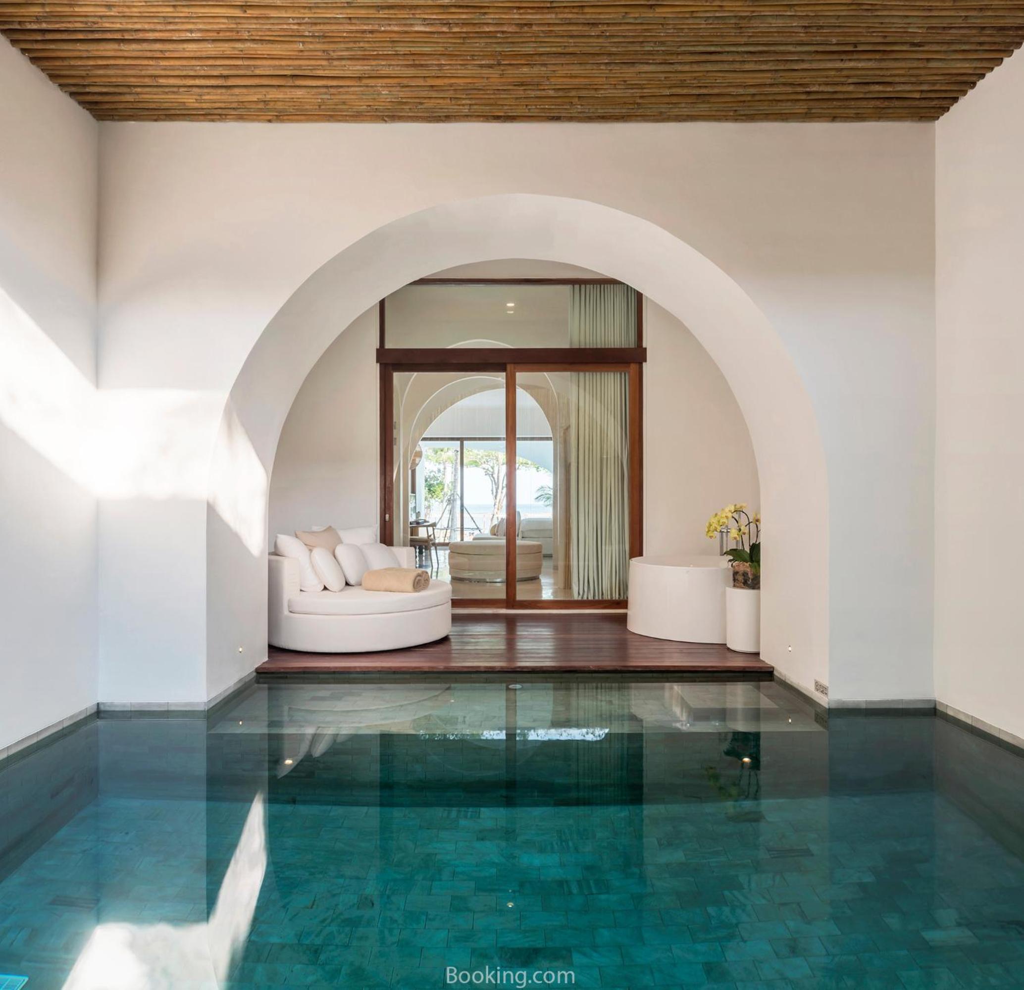 Oceanfront Garden Pool Suite photo 2