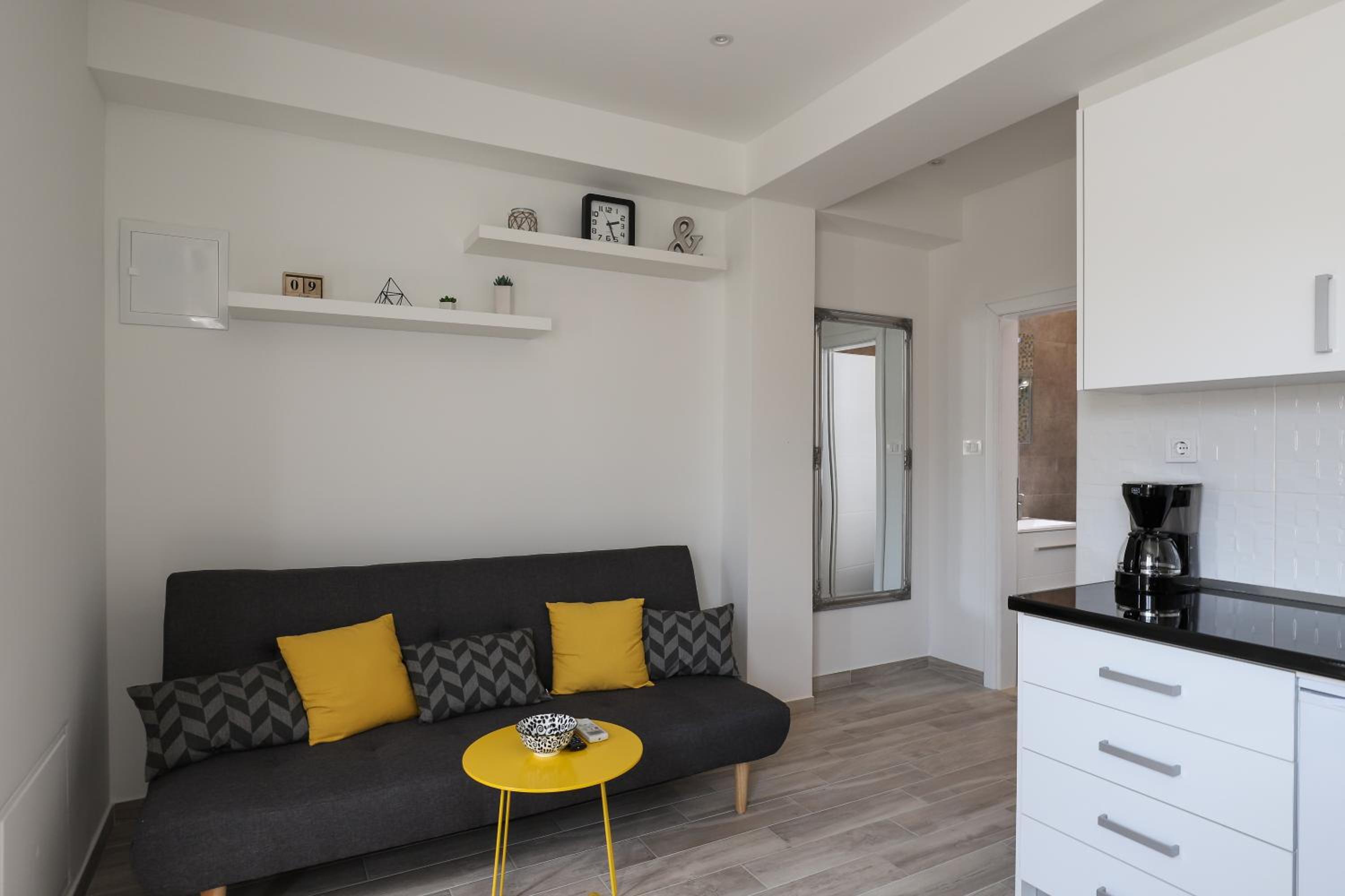 Standard One-Bedroom Apartment with Terrace photo 1