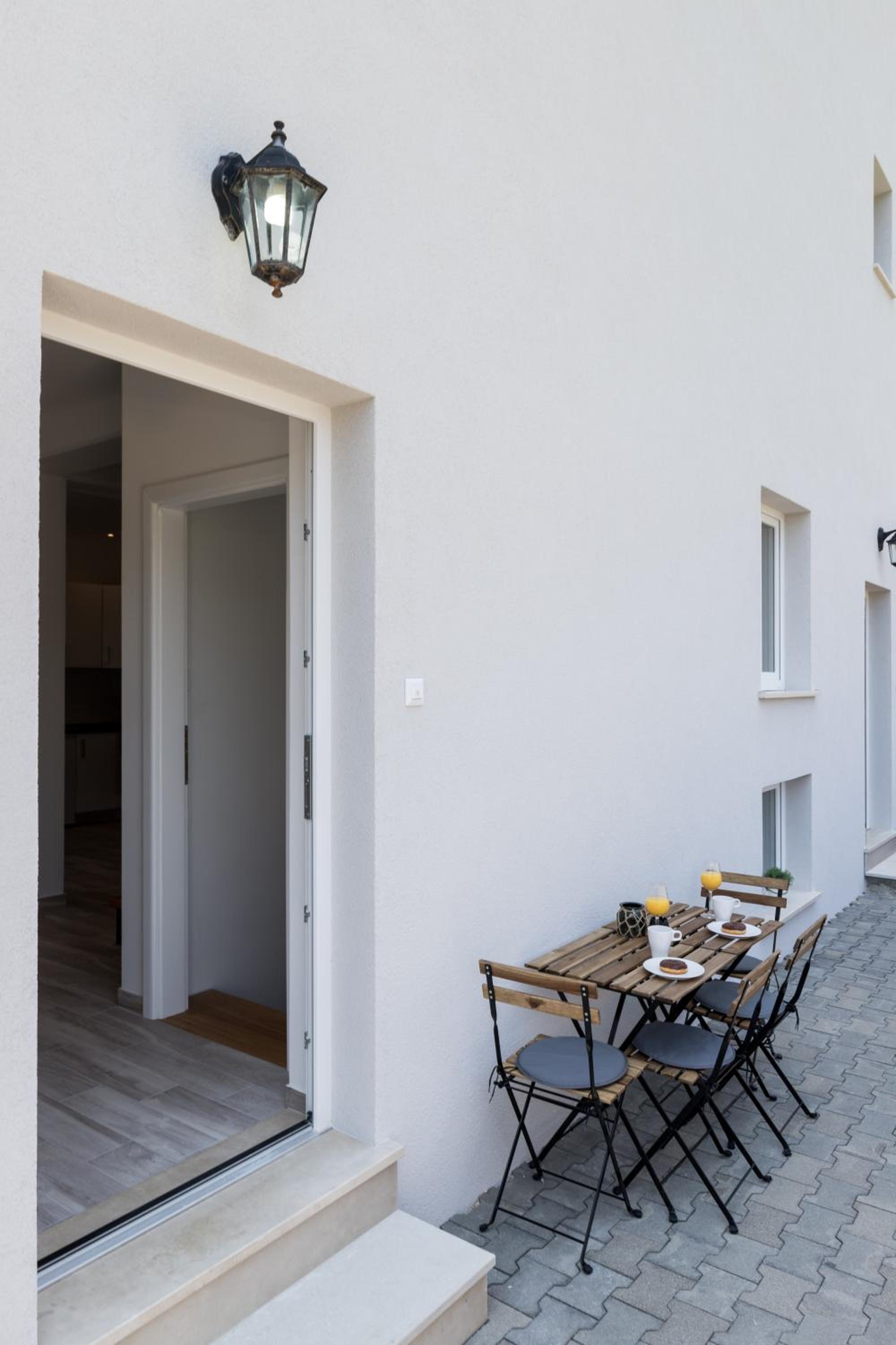 Superior Two-Bedroom Apartment with Terrace photo 2