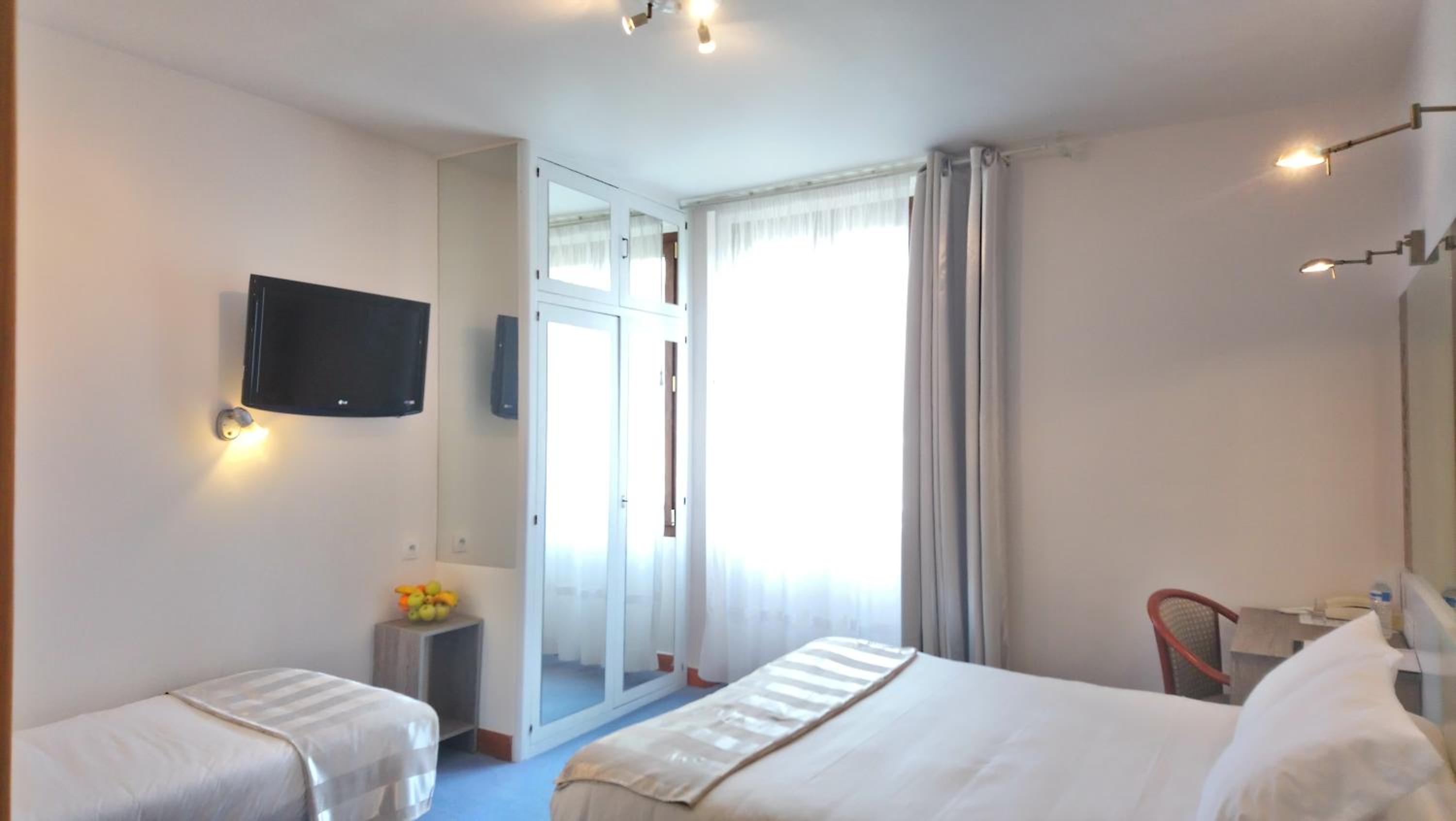 Superior Triple Room photo 3