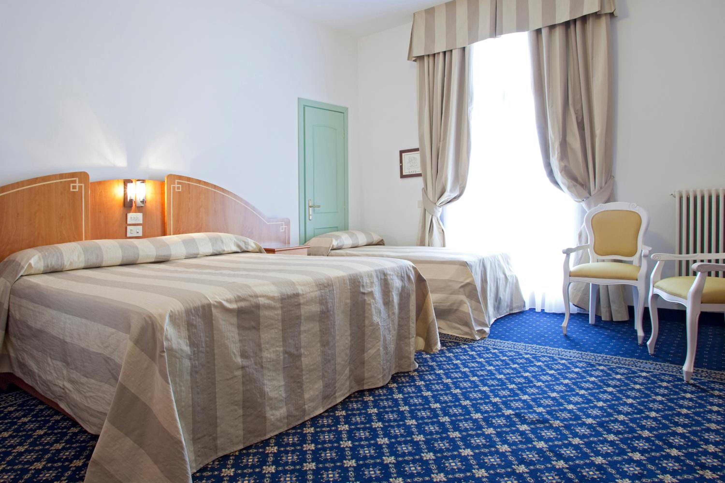 Classic Triple Room with Balcony photo 2