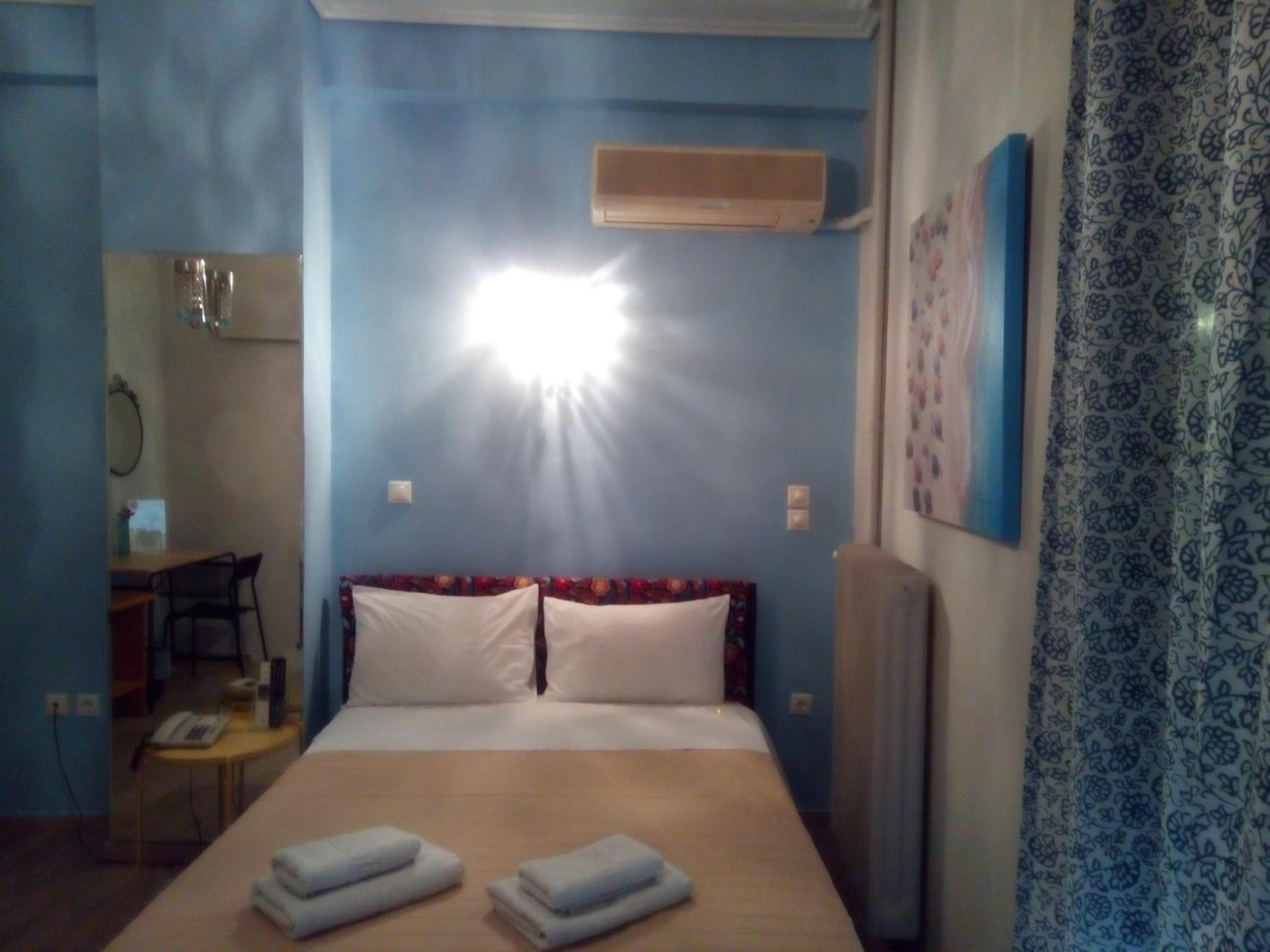Small Double Room photo 1