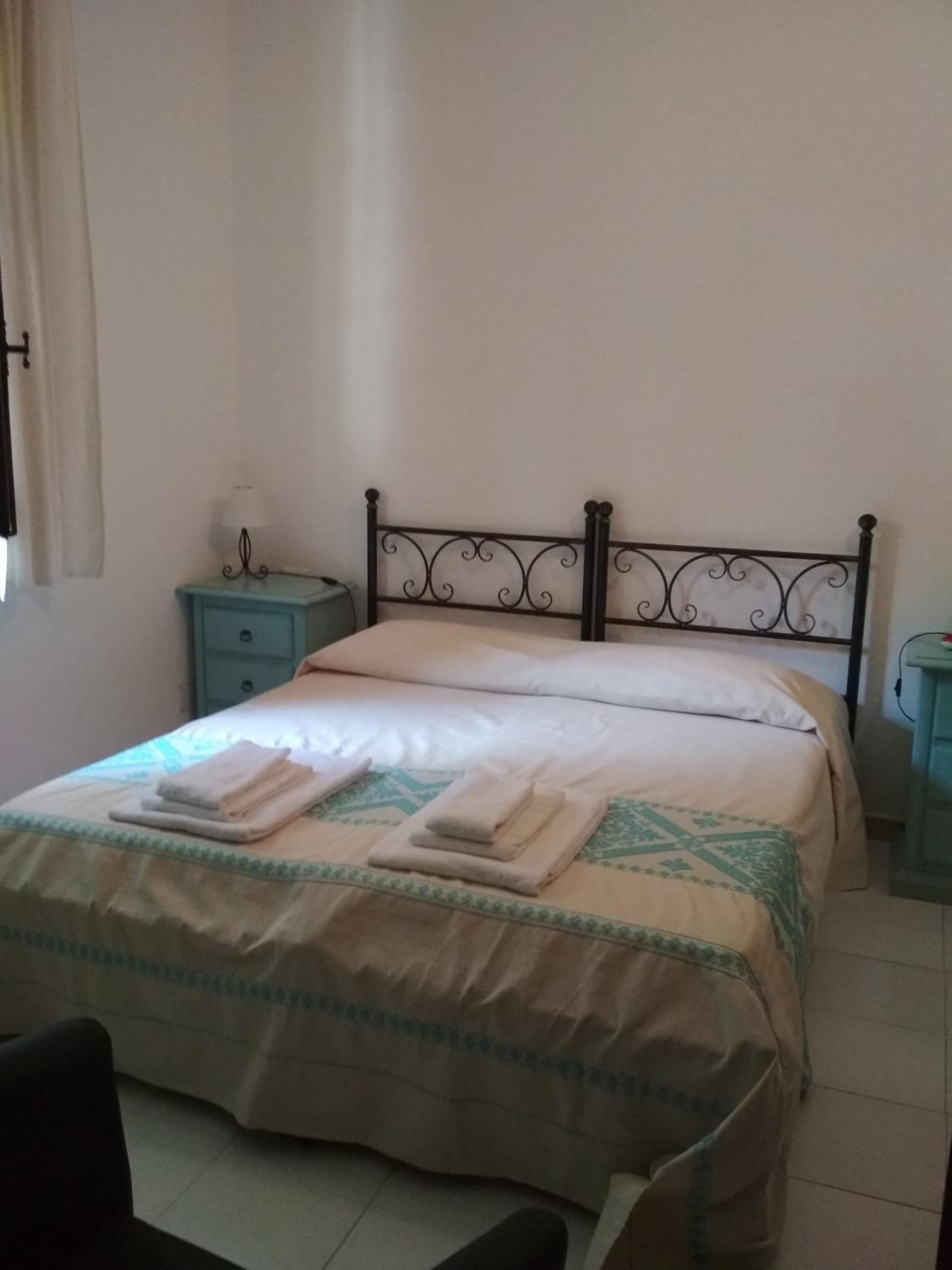 Double or Twin Room with Bathroom photo 2