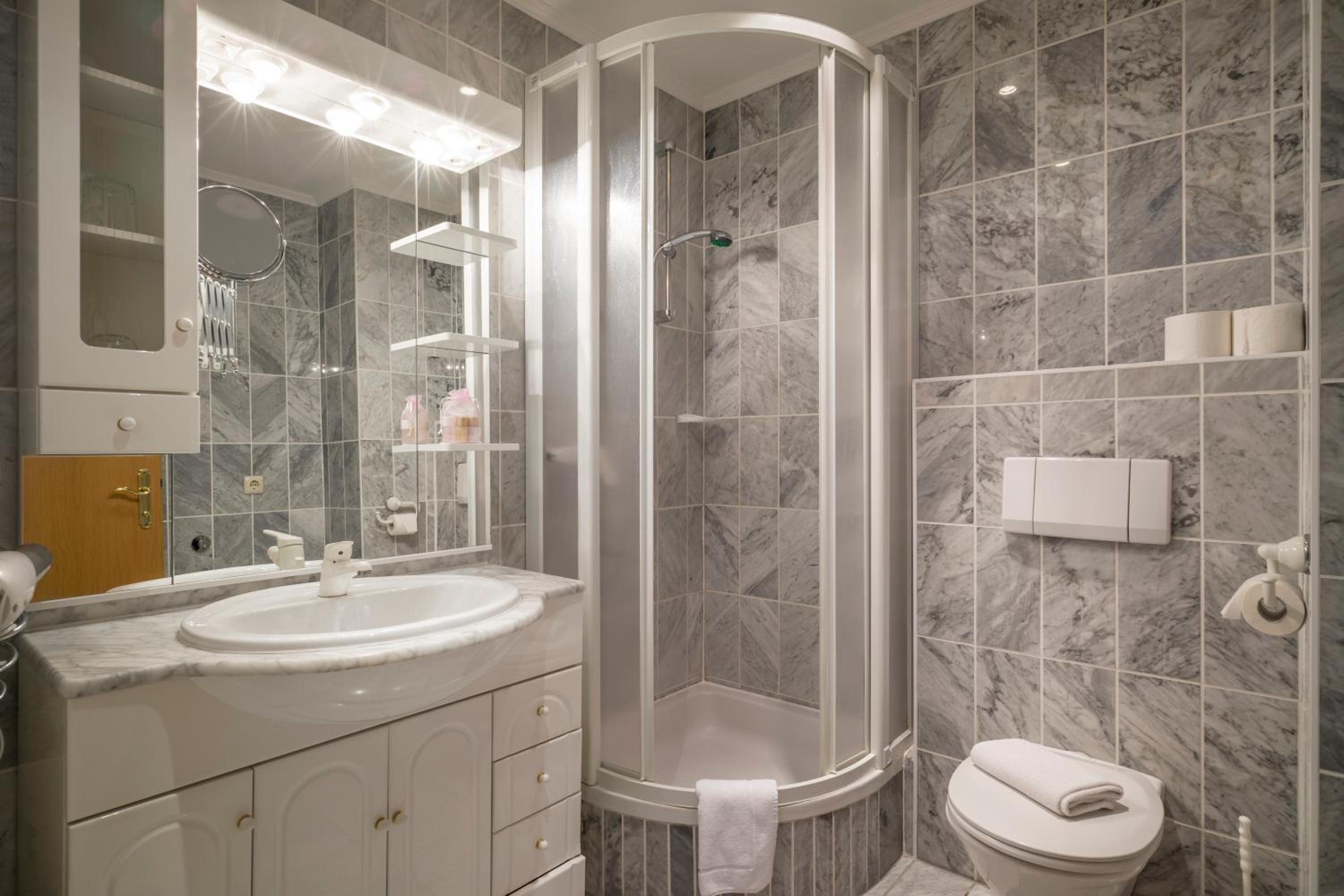 Superior One-Bedroom Apartment photo 2