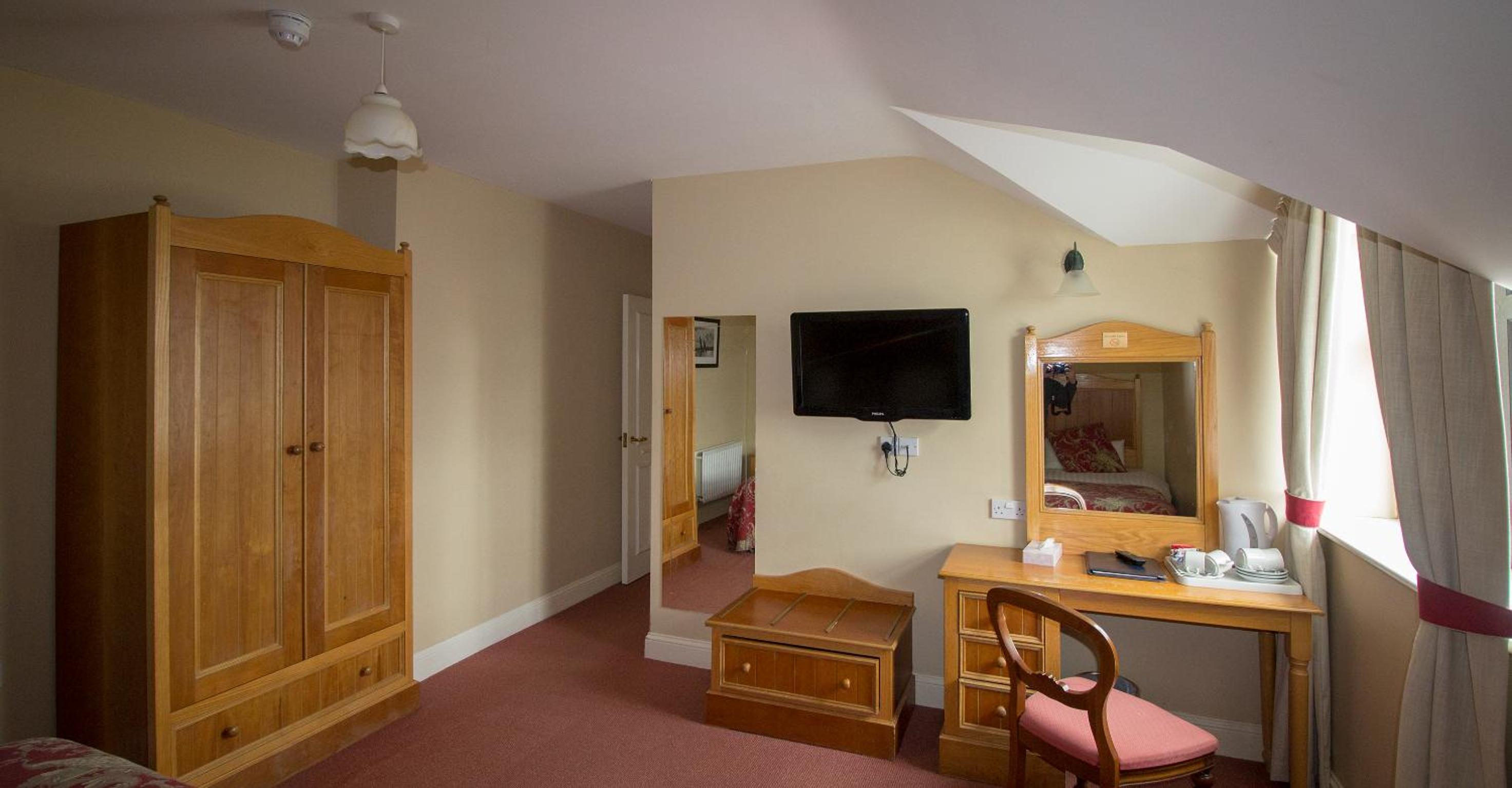 Family Room (2 Adults + 2 Children) - Photo 6