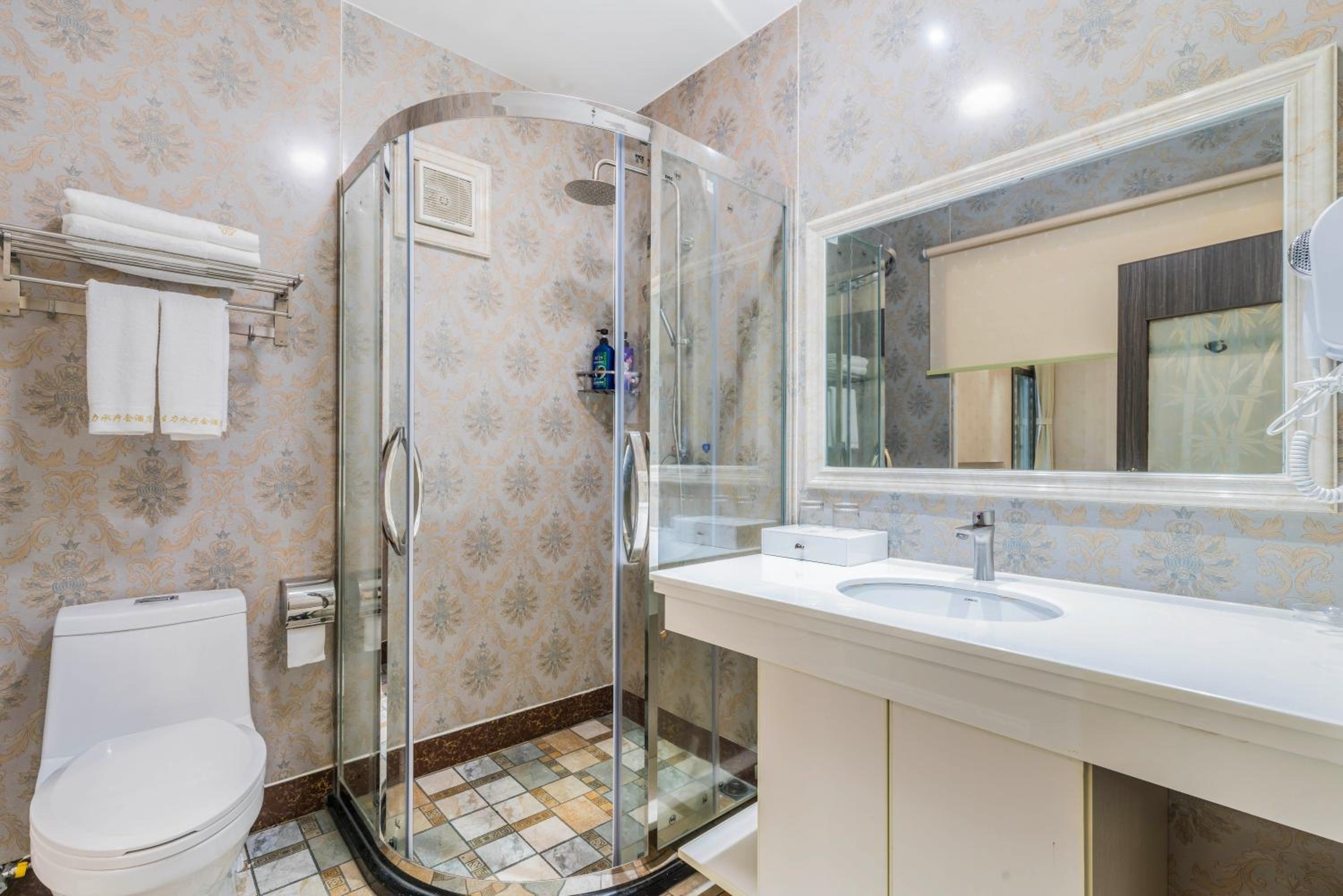 Deluxe Triple Room photo 3