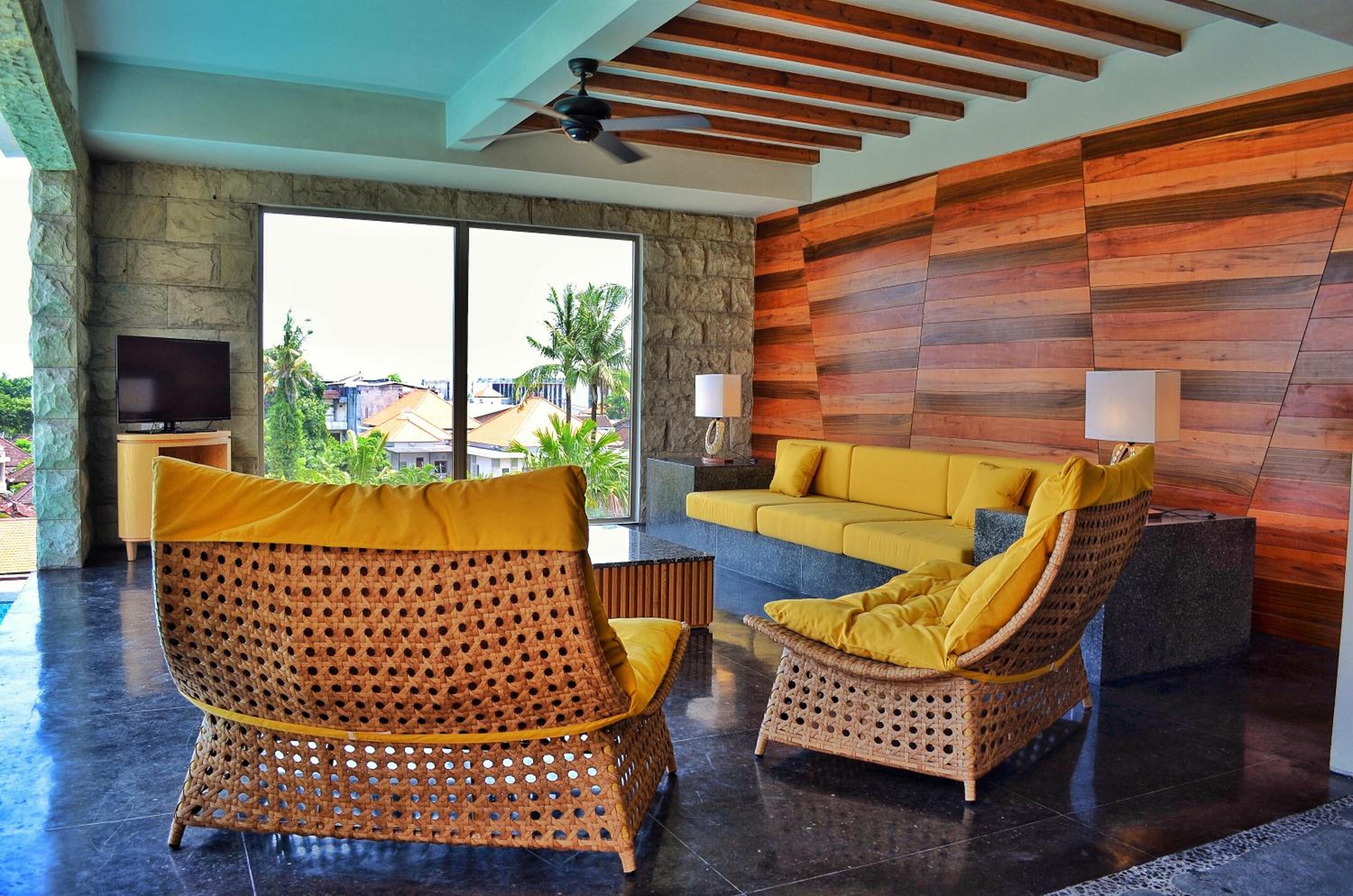 TSun Two-Bedroom Rooftop Villa with Private Pool, All Day Breakfast, Daily Restocked Mini-bar and other Free Benefits