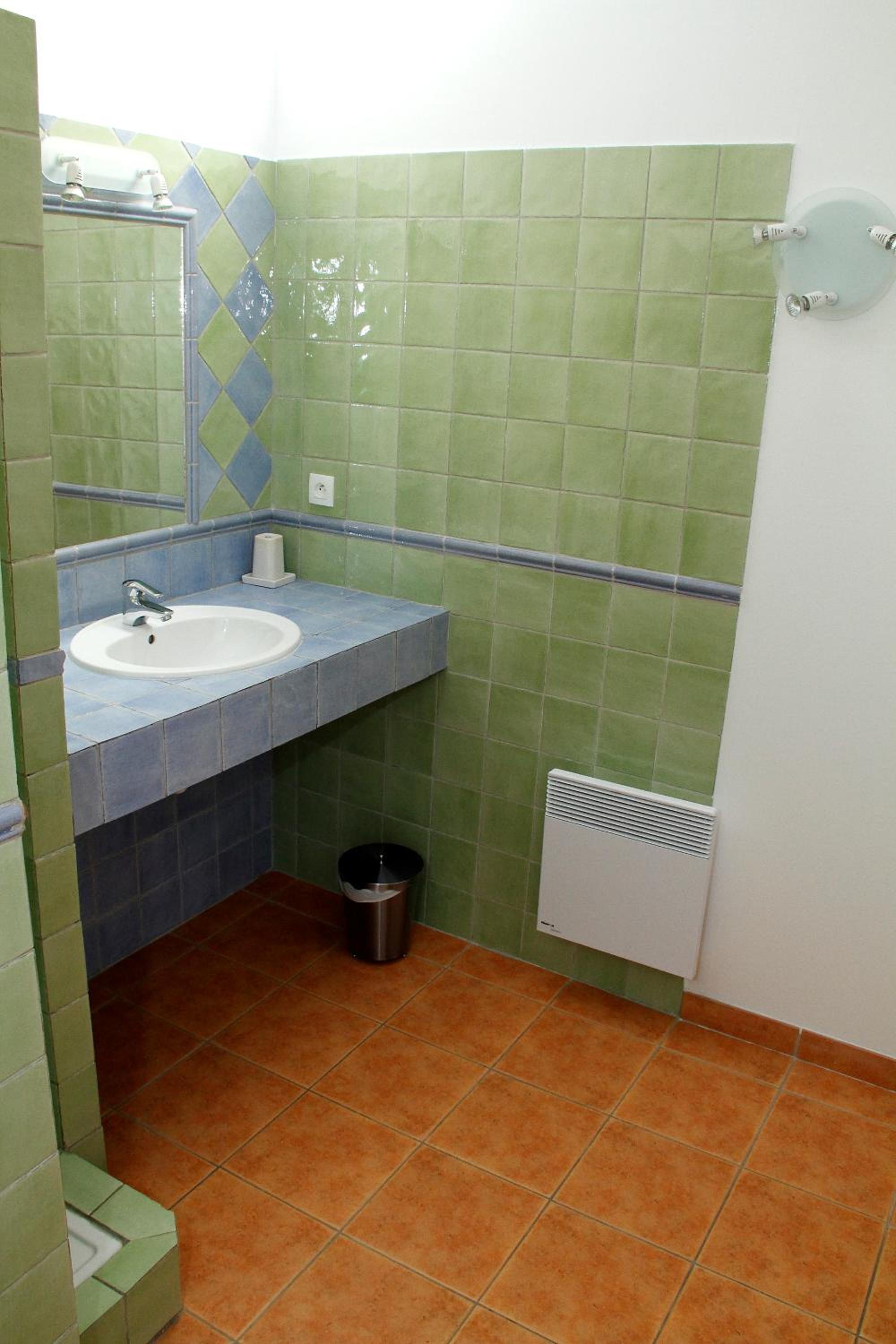 Three-Bedroom Apartment (7 Adults) photo 3
