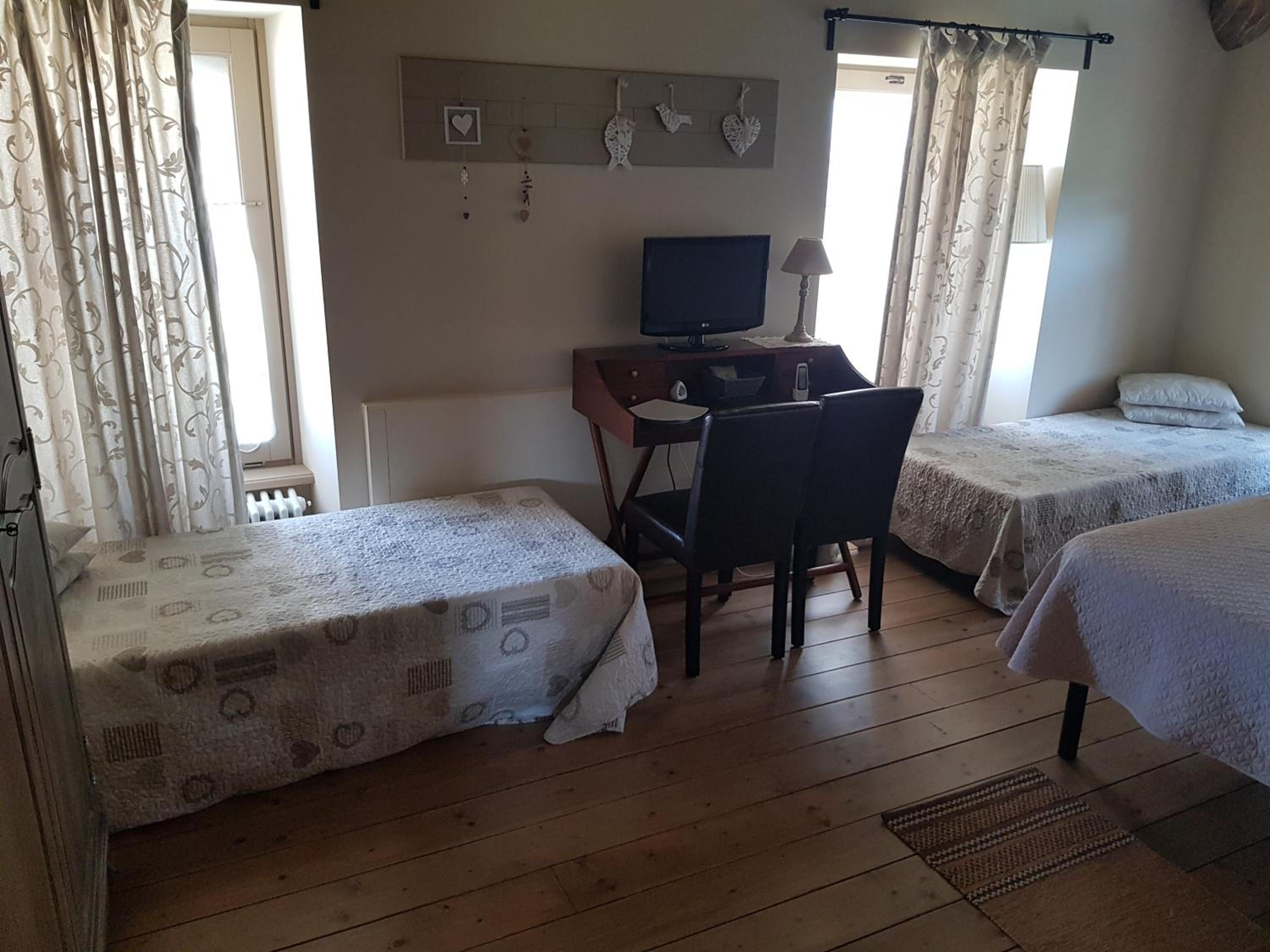 Deluxe Quadruple Room - Photo 5