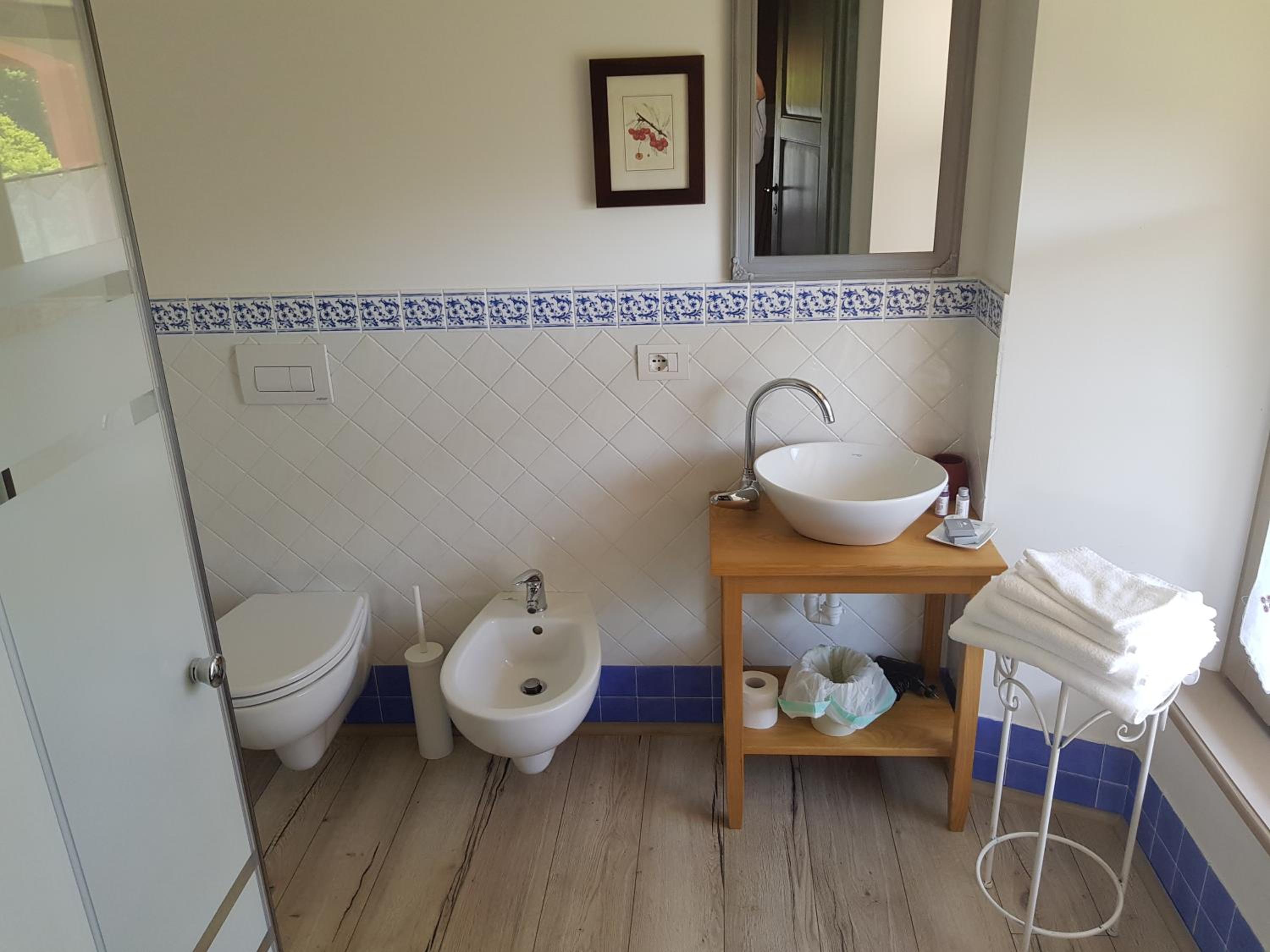 Deluxe Double Room with Extra Bed - Photo 4