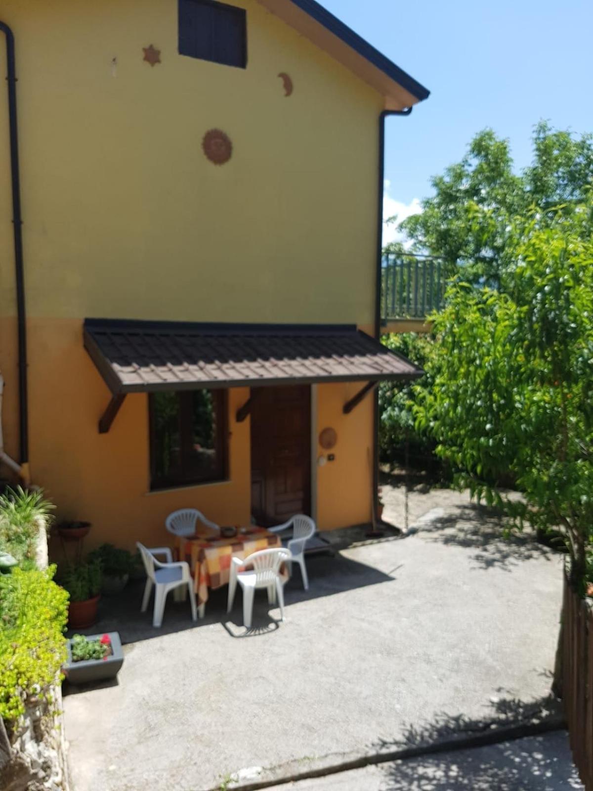 Two-Bedroom House - Photo 2