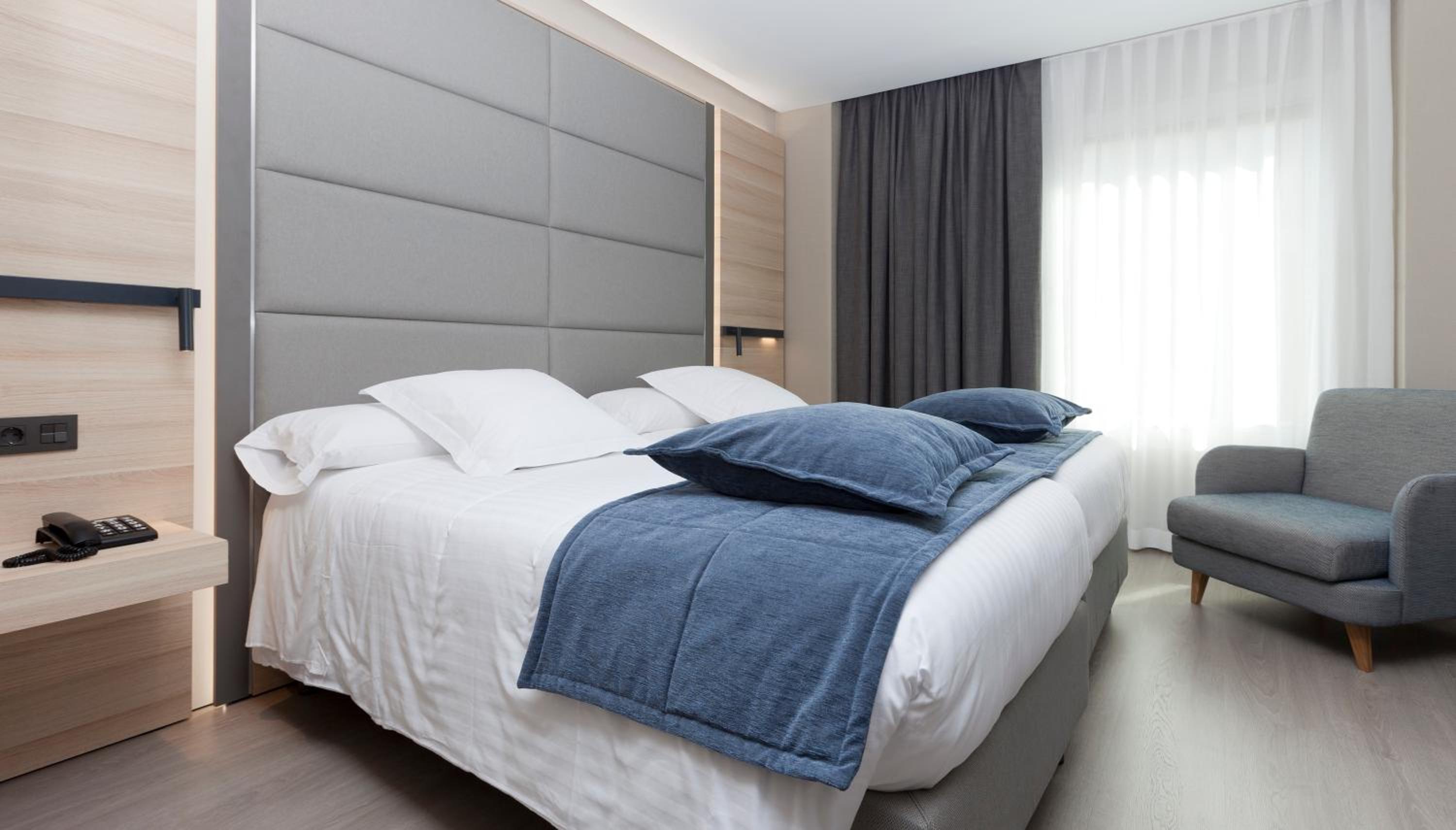 Deluxe Double Room with King Bed