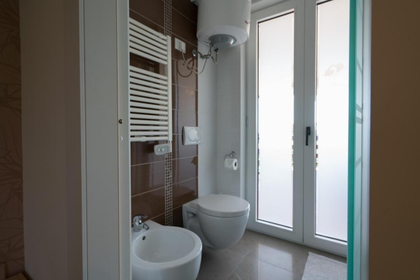 Double or Twin Room - Photo 50