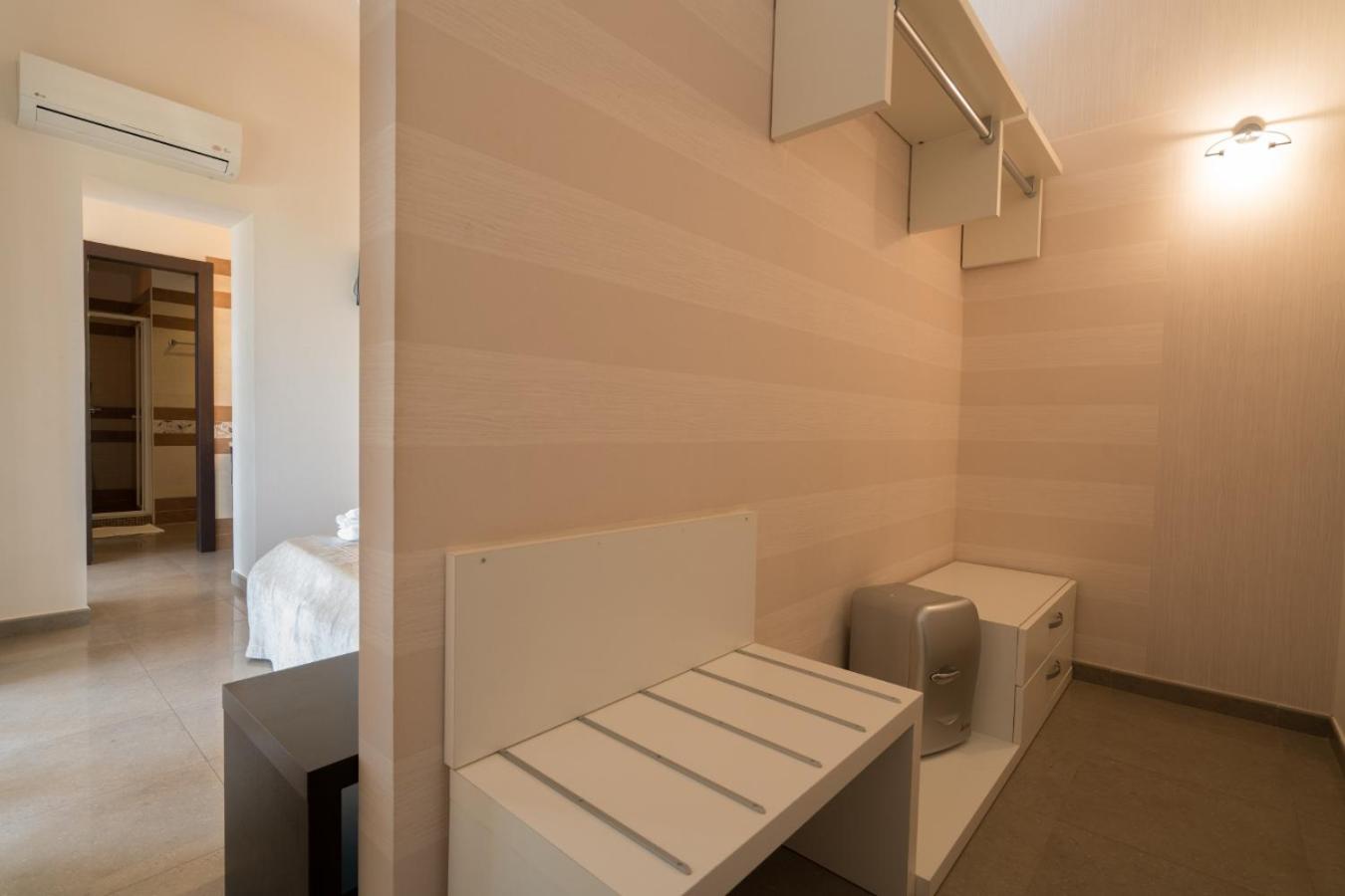 Double or Twin Room - Photo 30