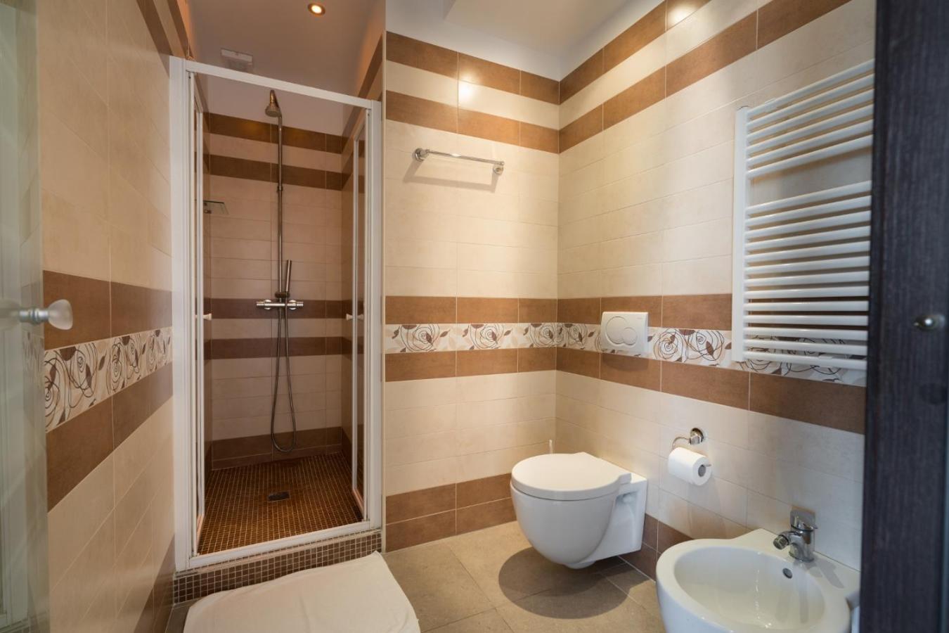 Double or Twin Room - Photo 27