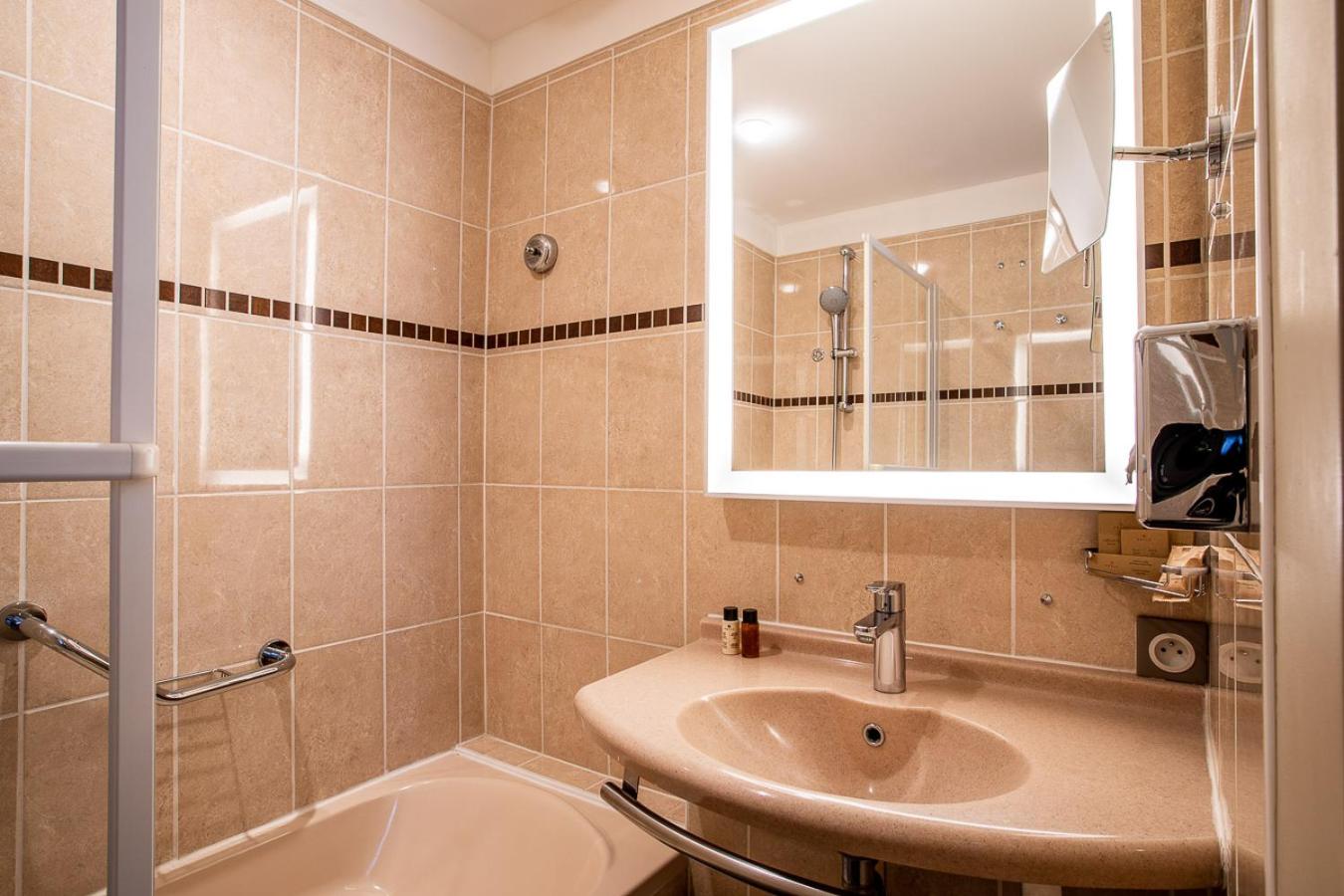 Superior Double Room - Photo 12