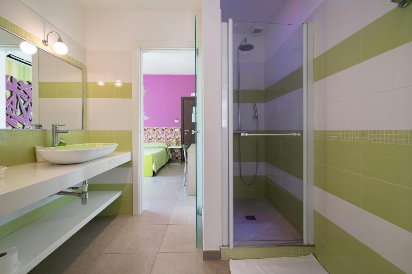 Double or Twin Room - Photo 12