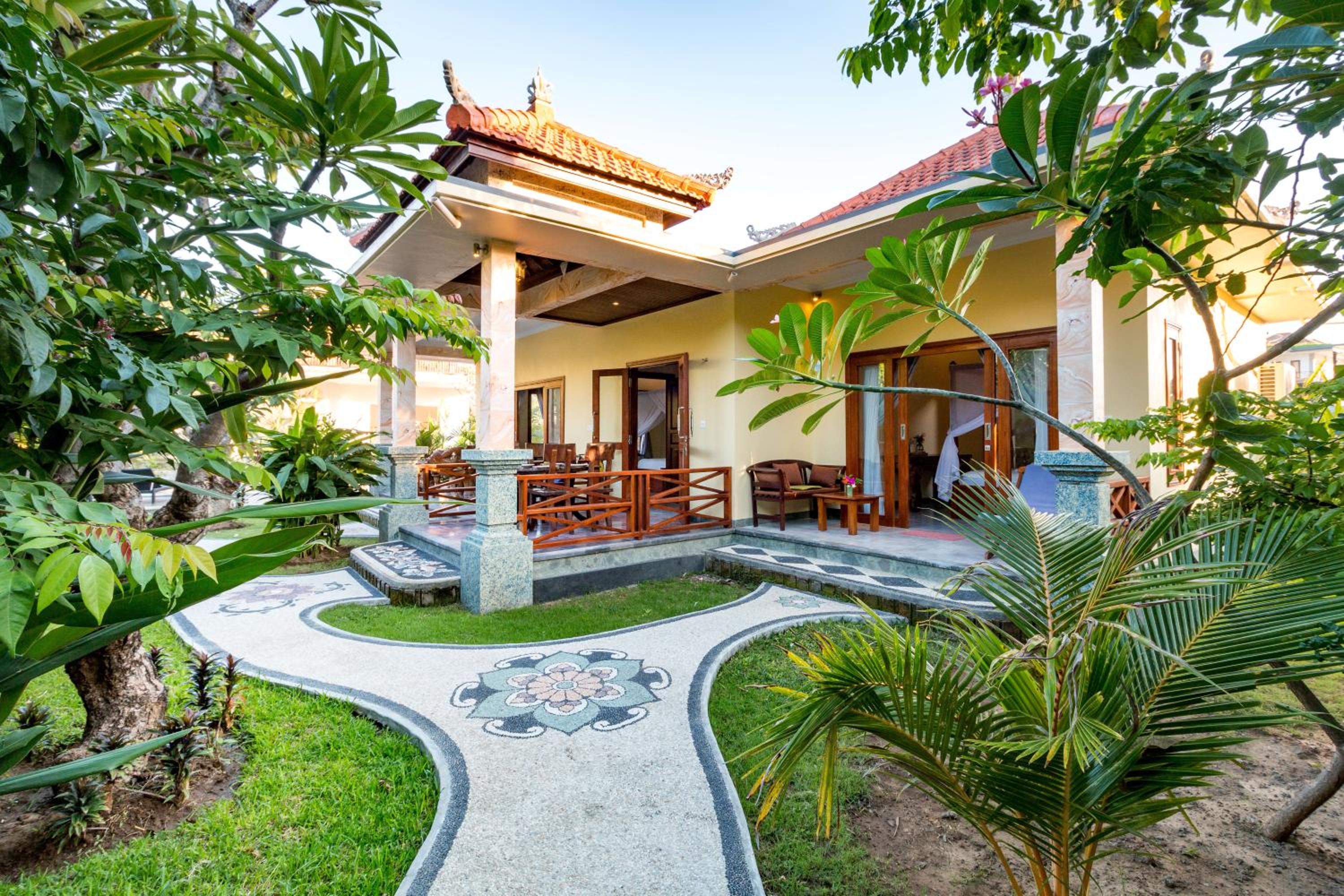 Villa with Garden View - Photo 5