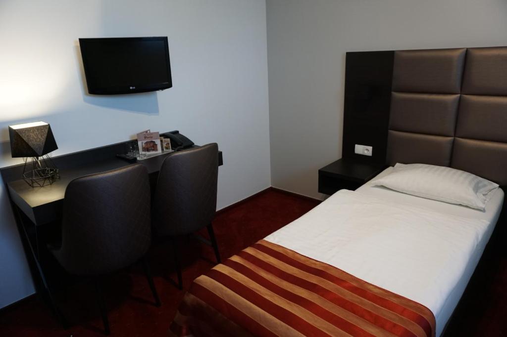 Classic Double Room - Photo 2