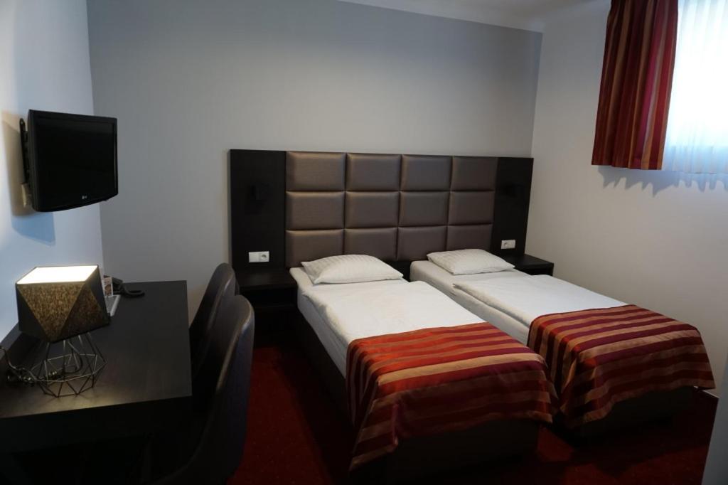 Classic Double Room - Photo 4