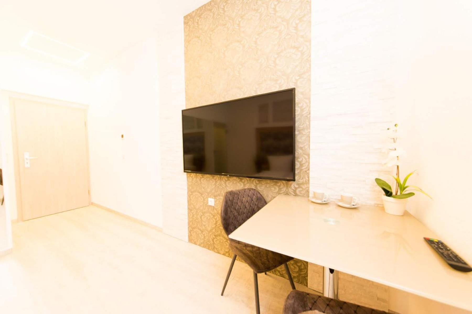 Deluxe Apartment - Photo 4