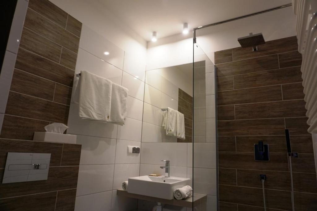 Deluxe Double Room - Photo 4